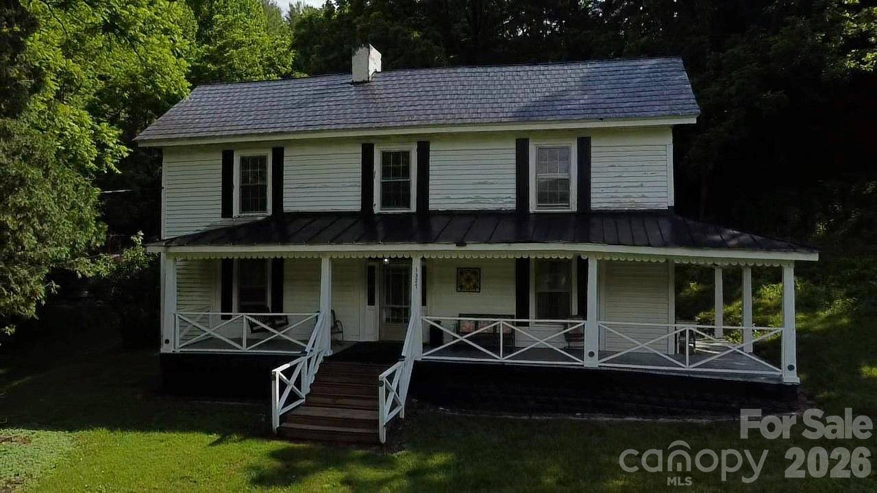 1327 NC 80 HWY, Bakersville, NC 28705