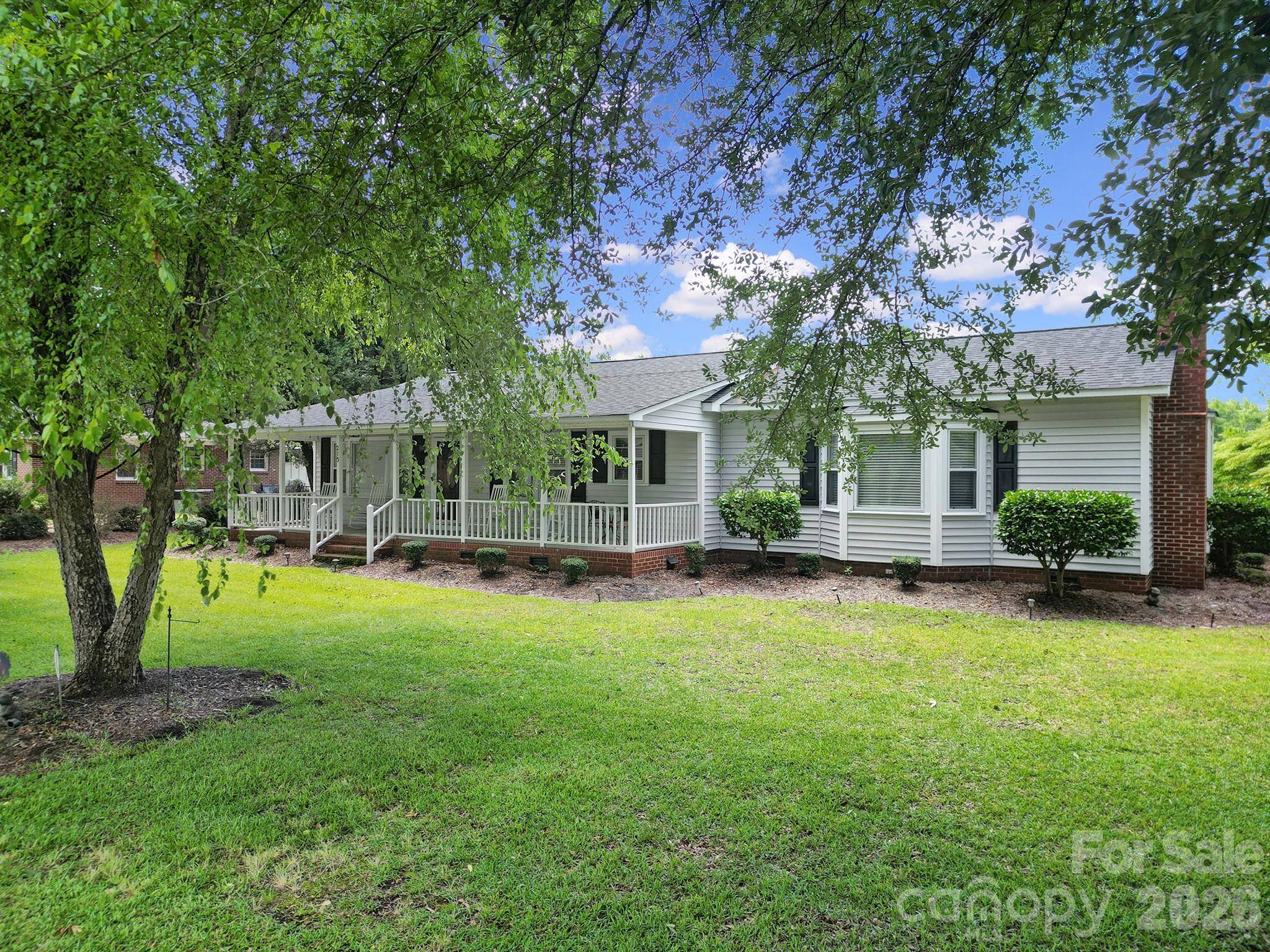 215 W Stevens ST, Kershaw, SC 29067