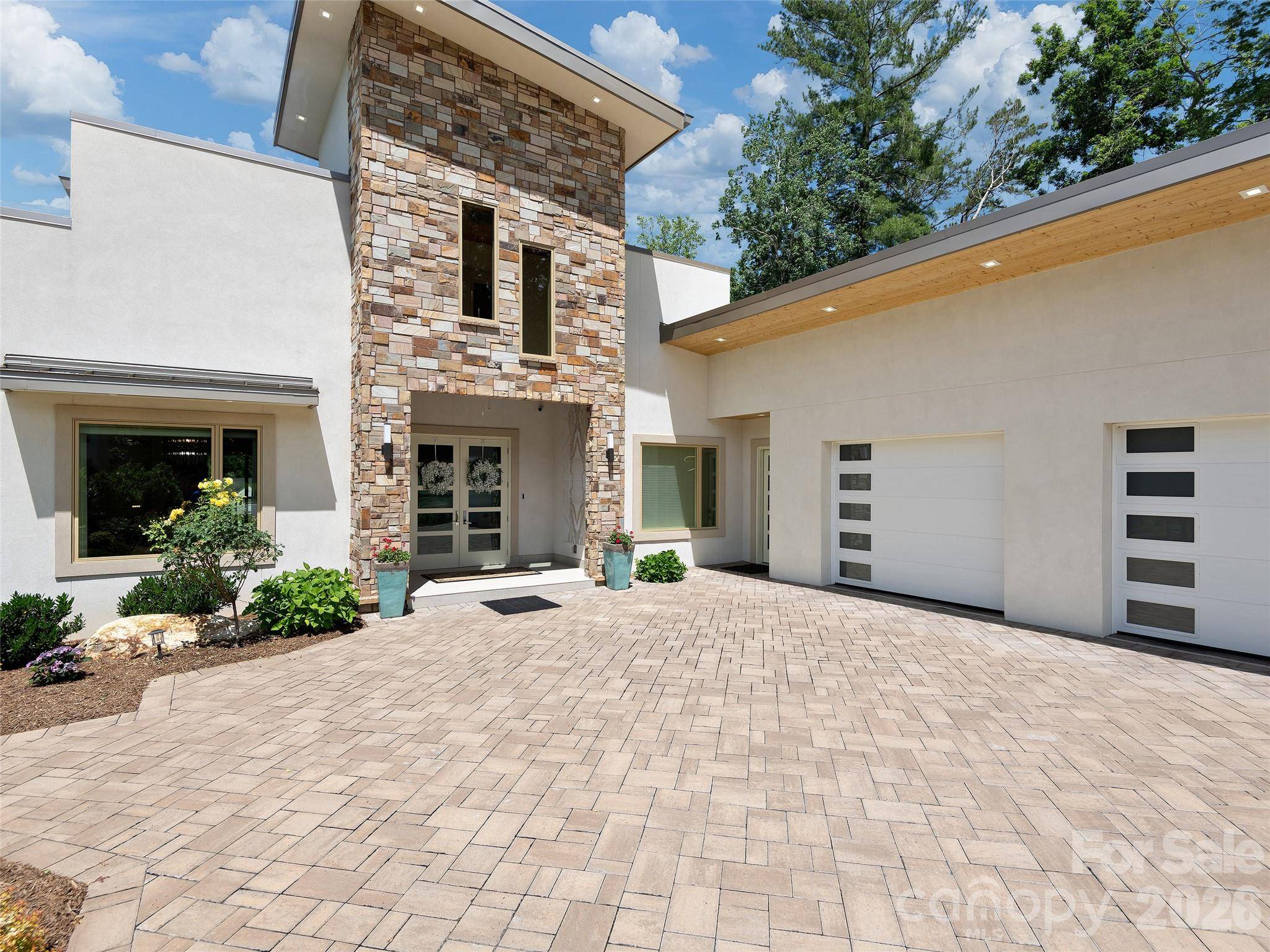 123 Wembley RD, Asheville, NC 28804