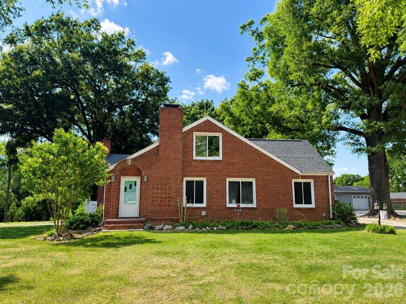 307 E 2nd ST, Oakboro, NC 28129