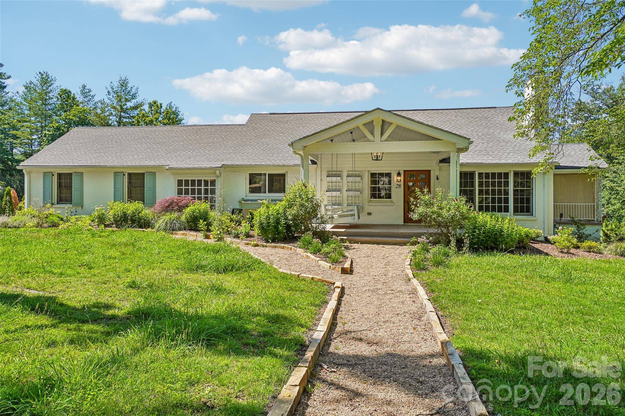 28 Ridgefield PL, Asheville, NC 28803