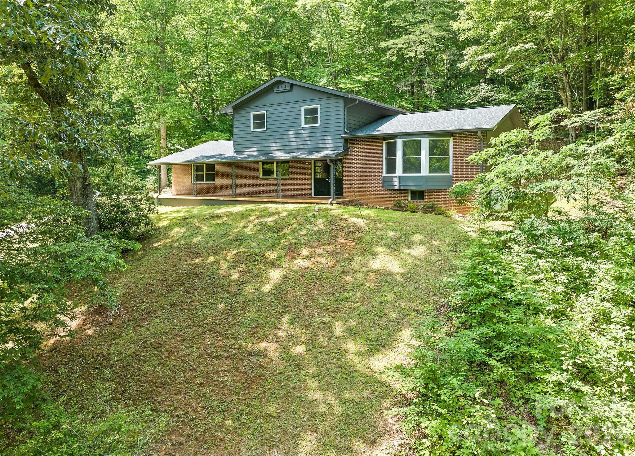 1296 N Country Club DR, Cullowhee, NC 28723