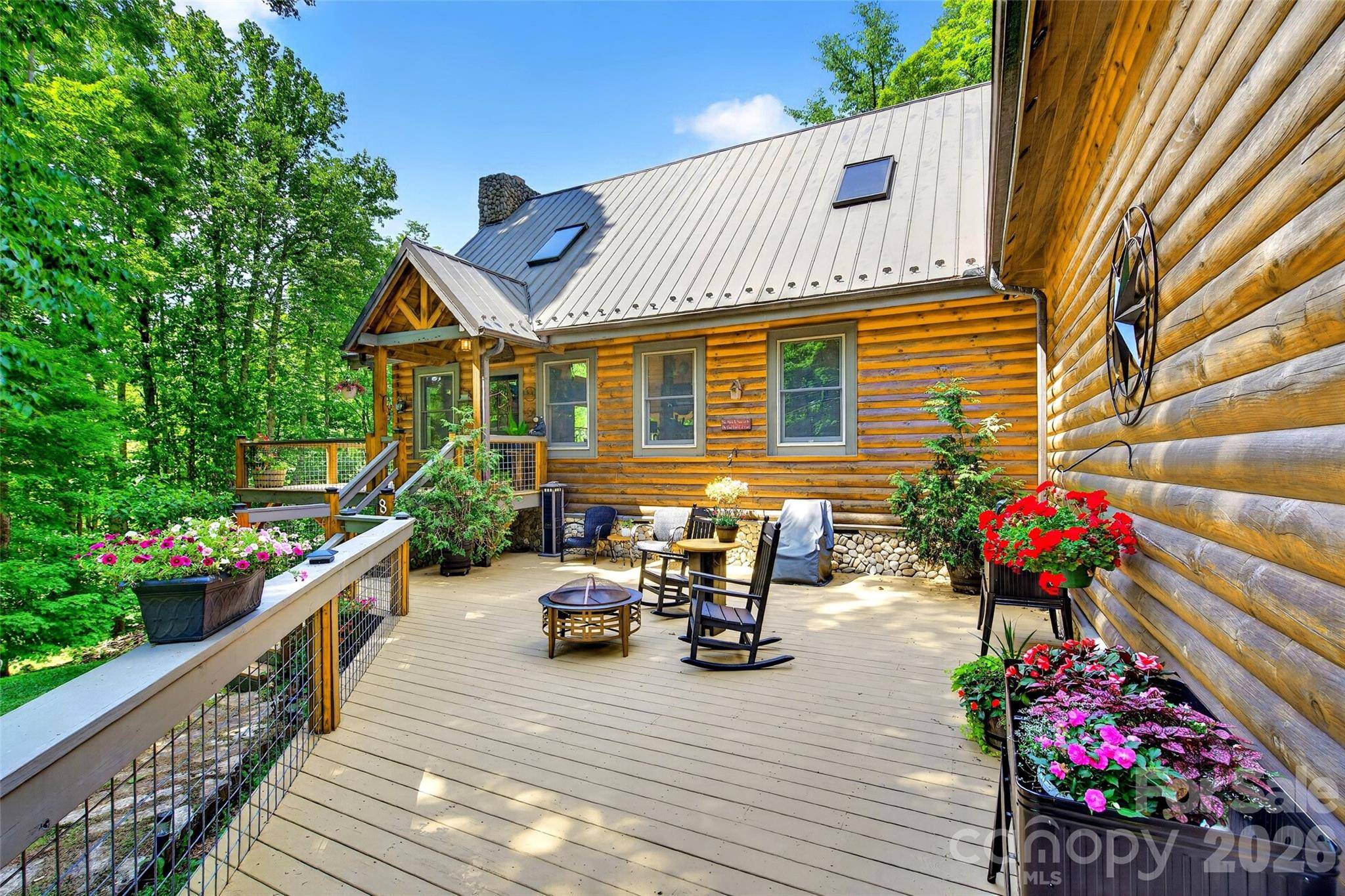 87 Ali AVE, Bakersville, NC 28705