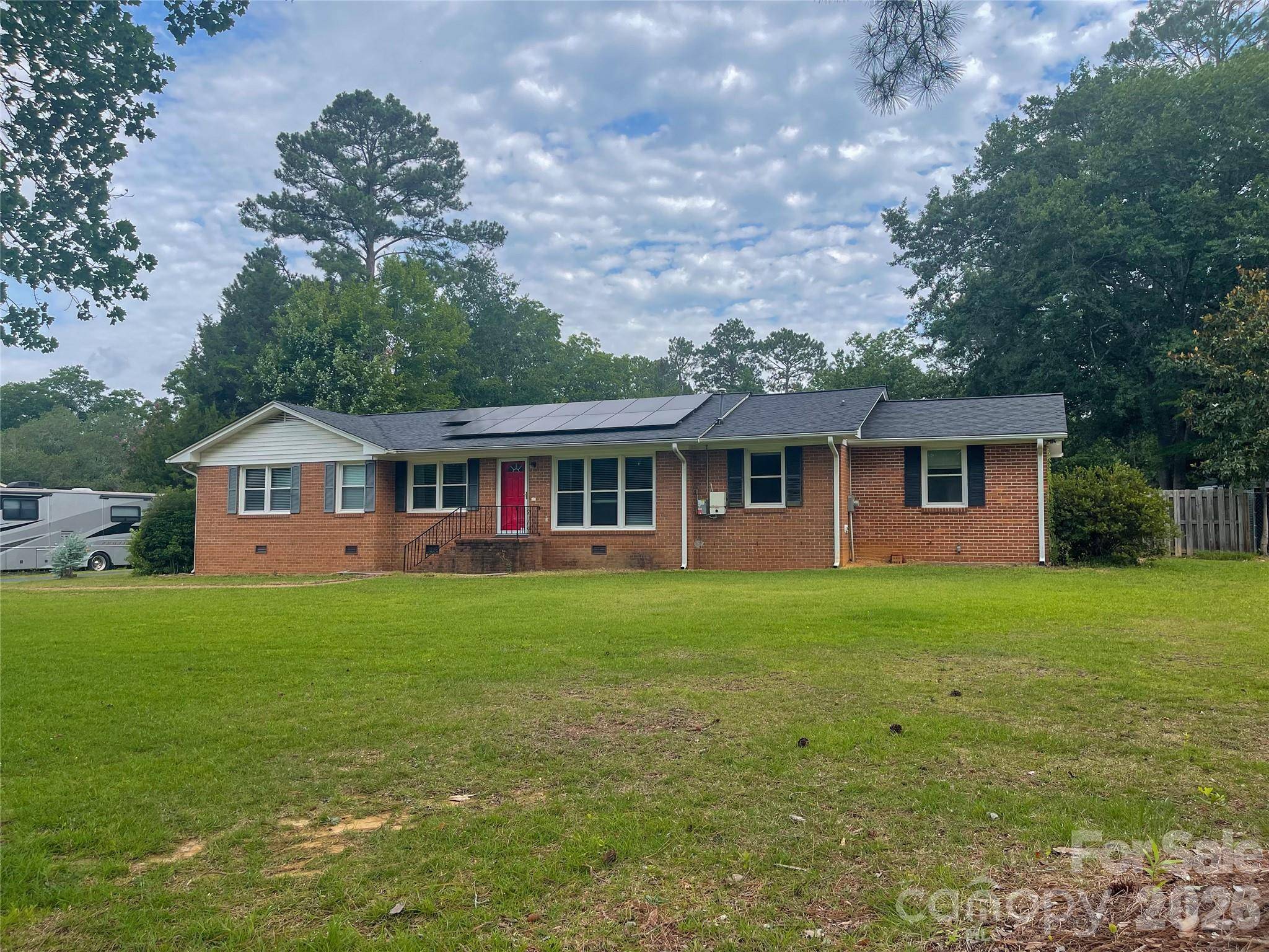 14 Hamden CIR, Cheraw, SC 29520