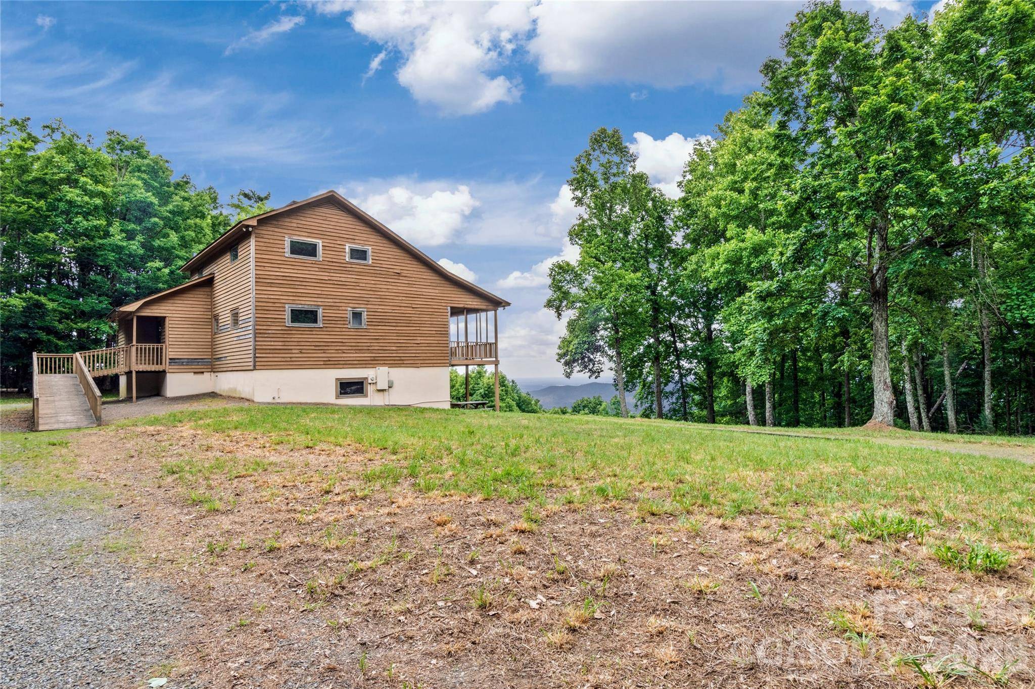 576 Lake Vista DR, Glade Valley, NC 28627