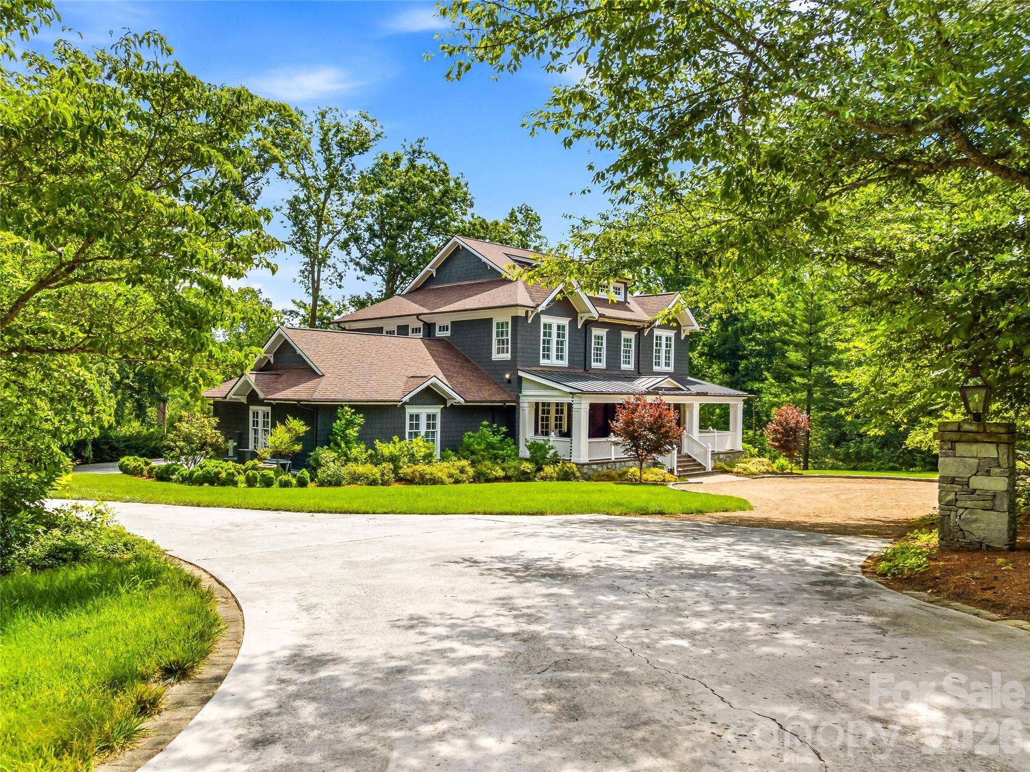 1 Cedar Chine DR, Asheville, NC 28803