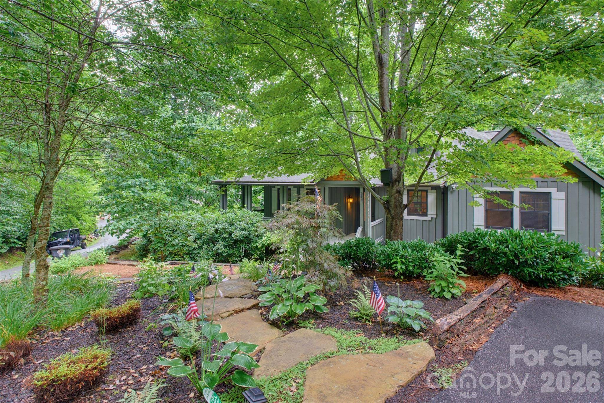 298 Hedgewood DR, Tuckasegee, NC 28783