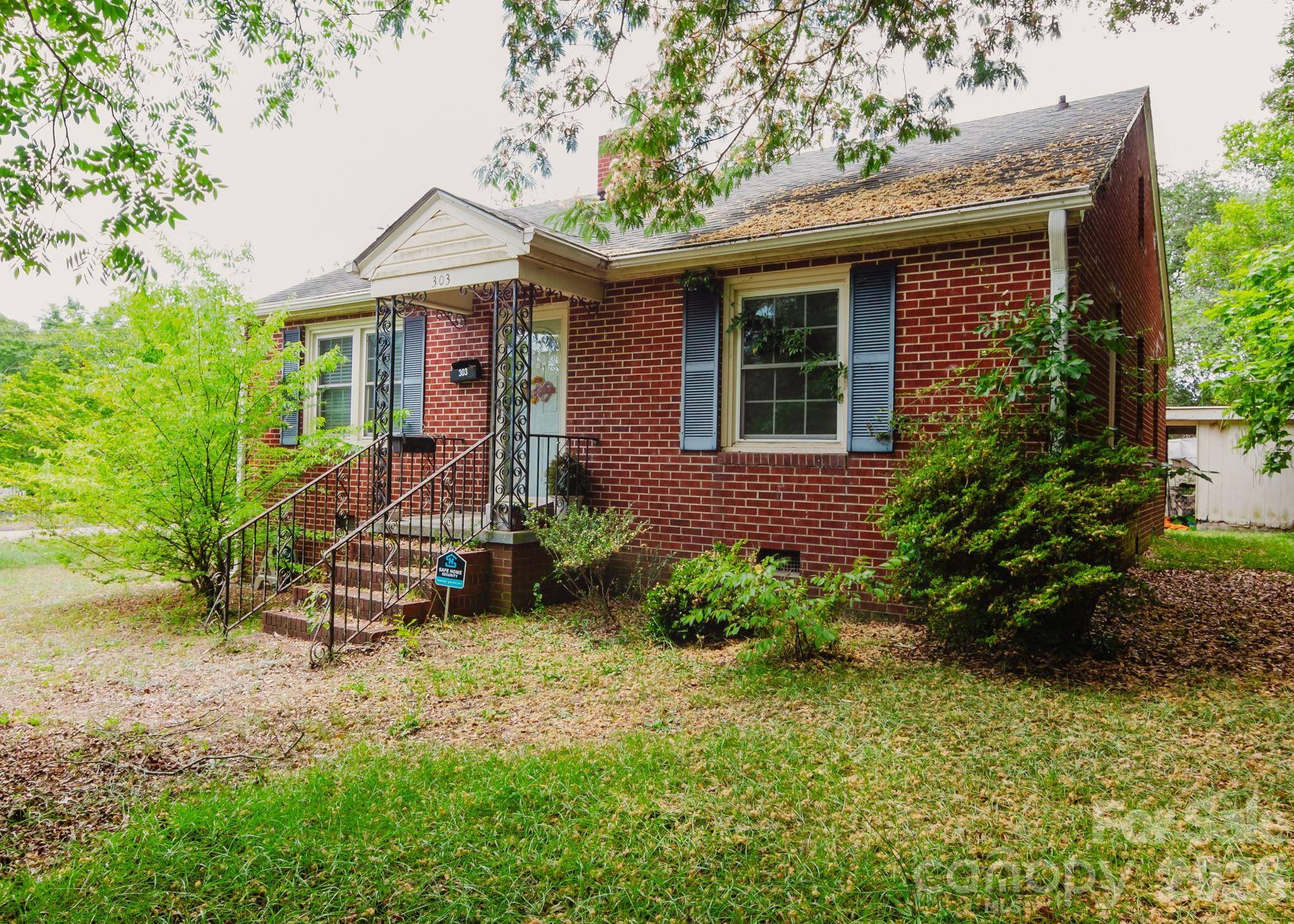 303 Myrtle AVE, Hamlet, NC 28345