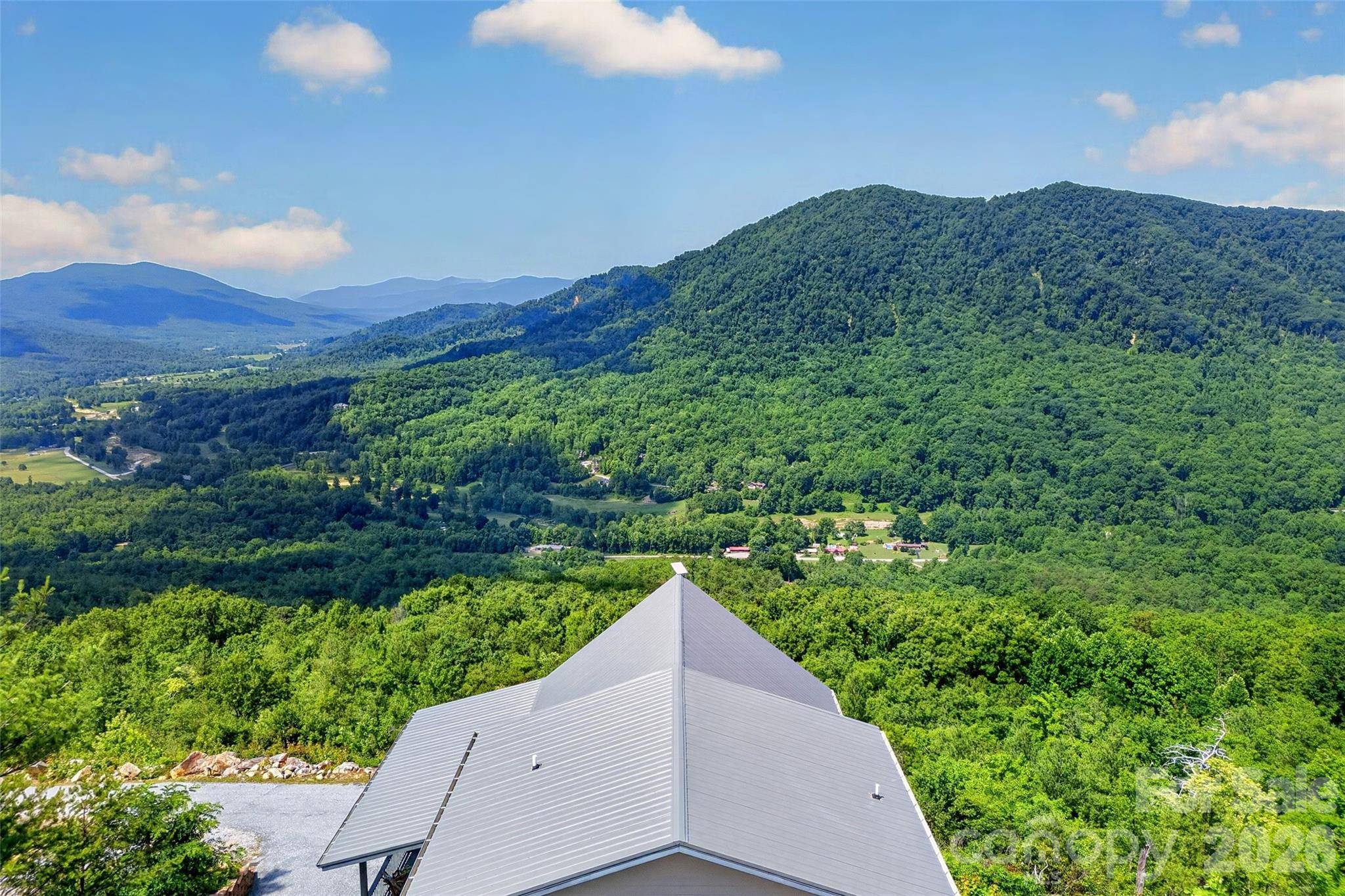 25 N Forest DR, Marion, NC 28752