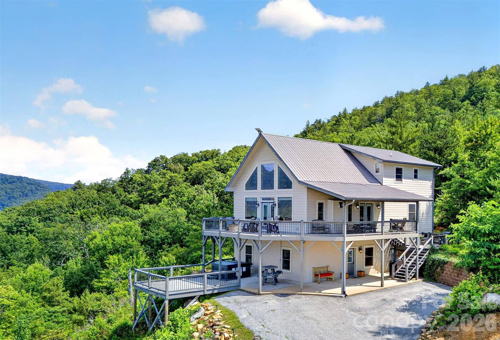 25 N Forest DR, Marion, NC 28752