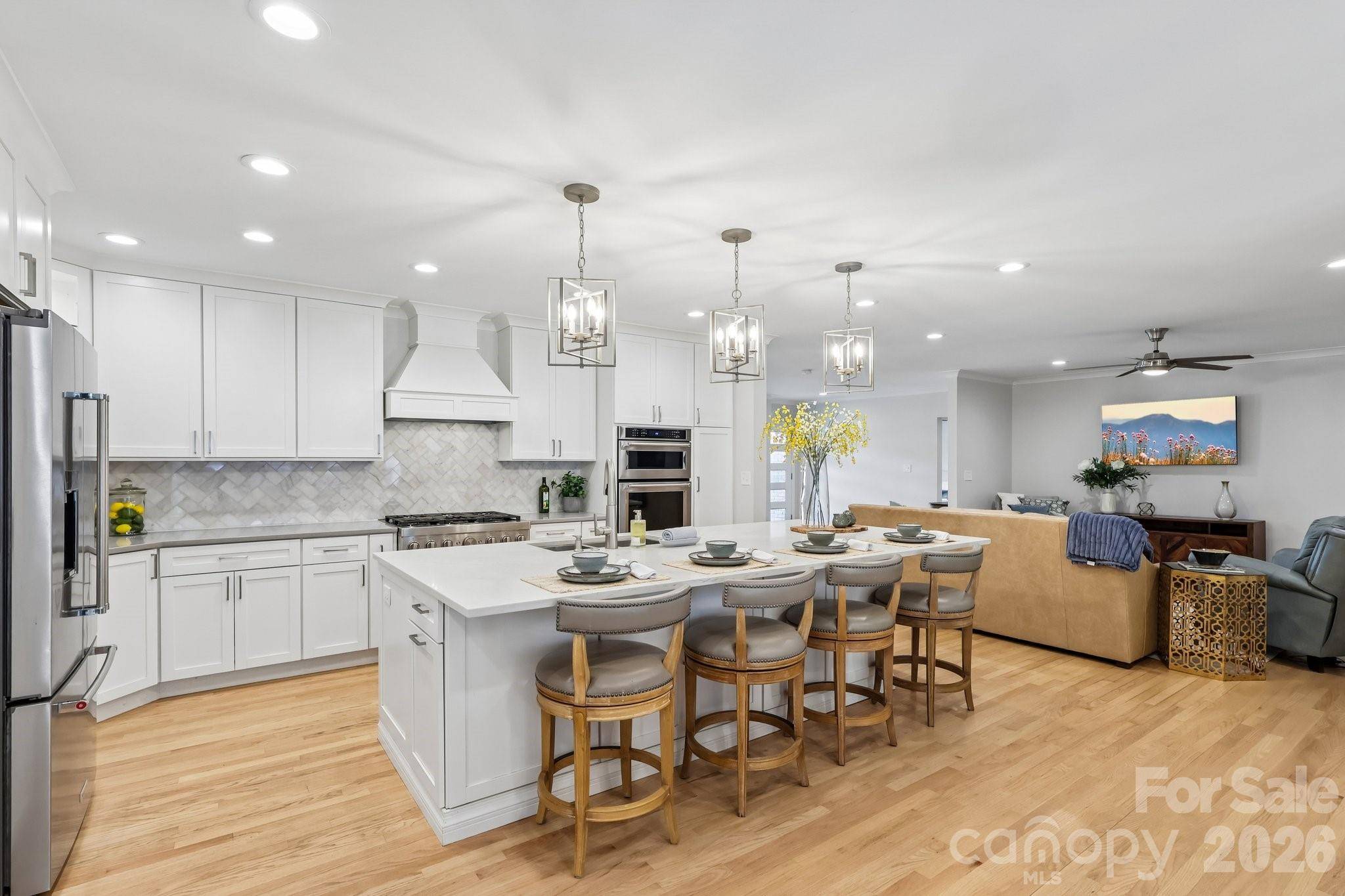 1315 Holmes DR, Charlotte, NC 28209