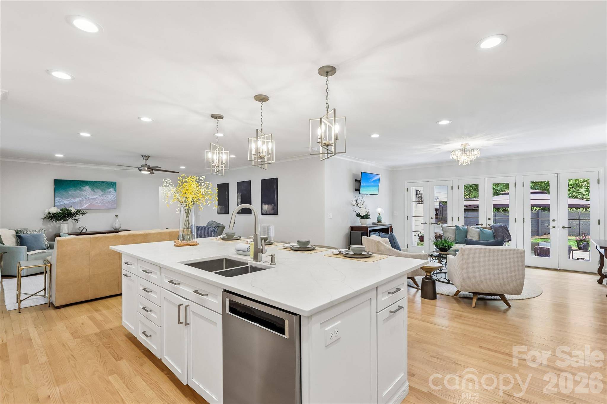 1315 Holmes DR, Charlotte, NC 28209