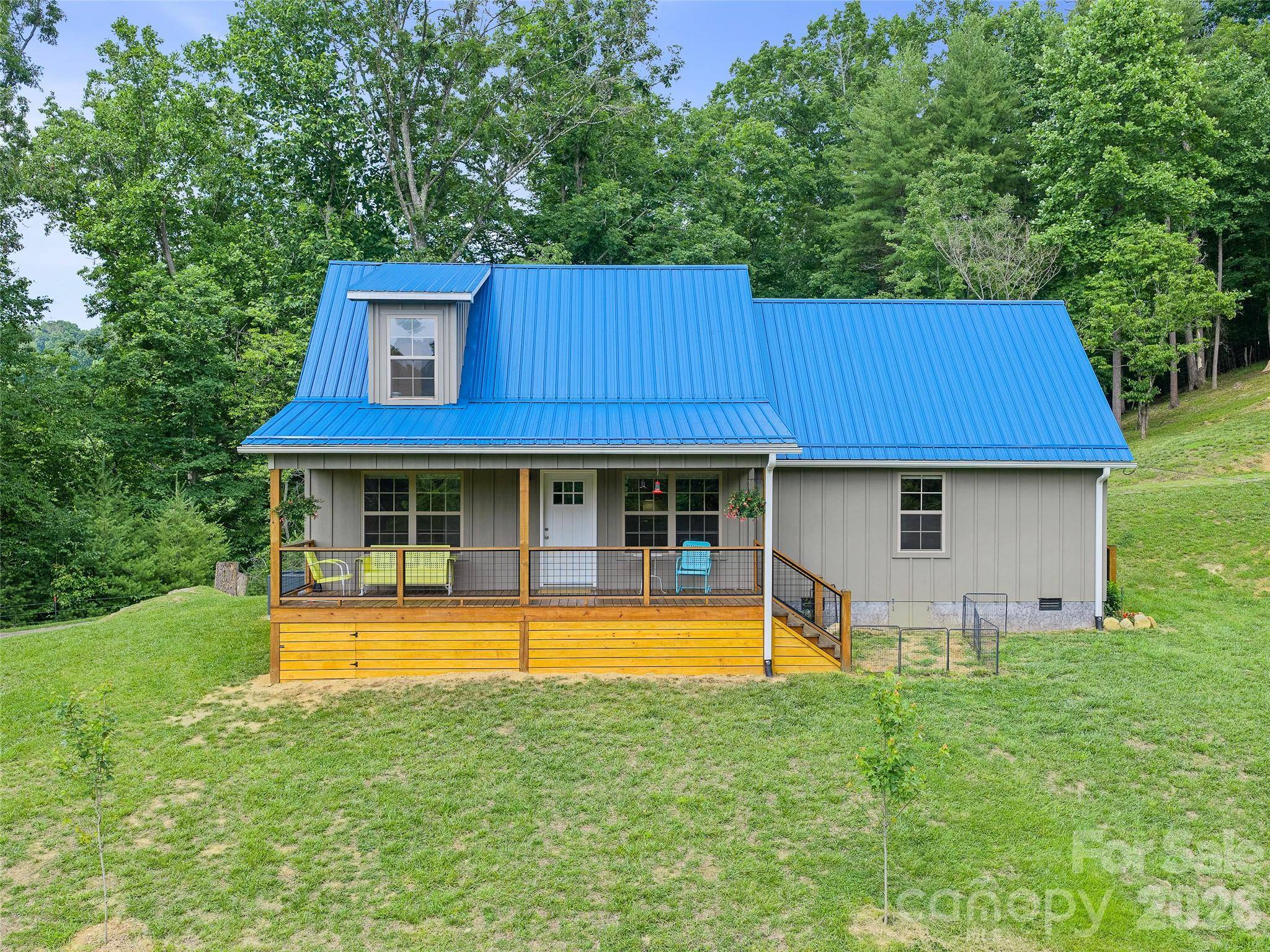 109 Tall Timber LN, Green Mountain, NC 28740