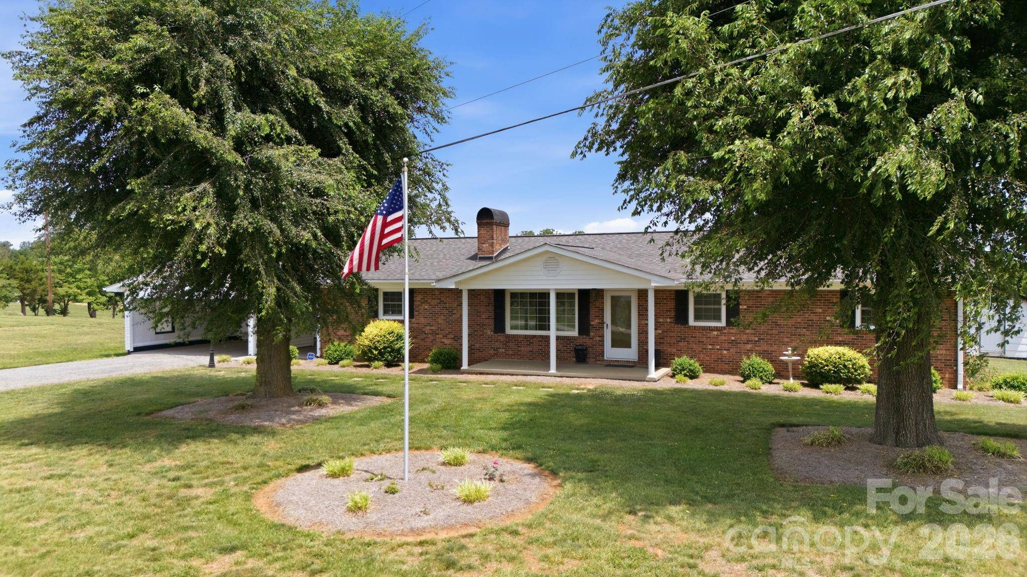 1913 Nebo RD, Boonville, NC 27011