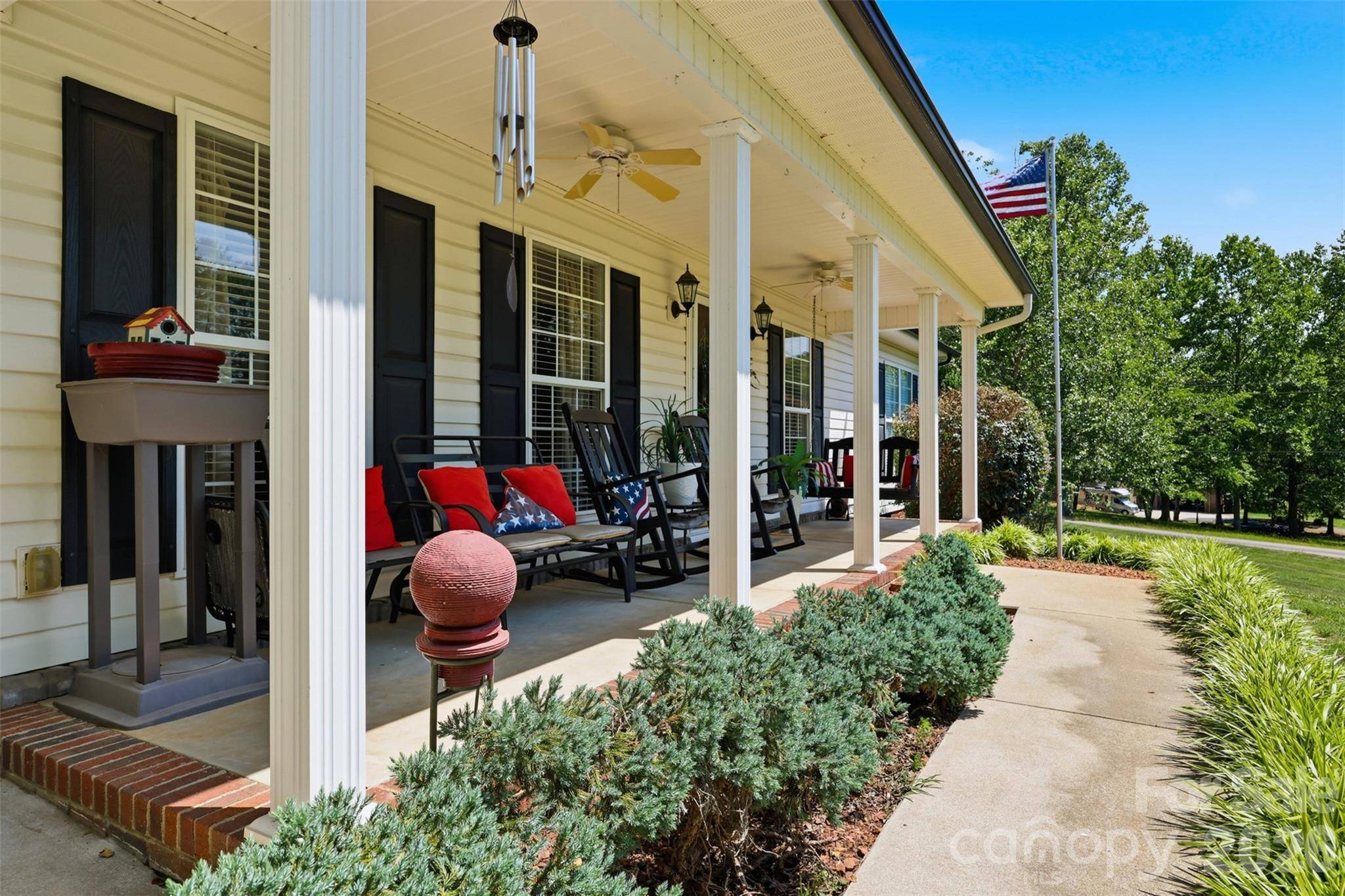 57 Riverview RD, Taylorsville, NC 28681