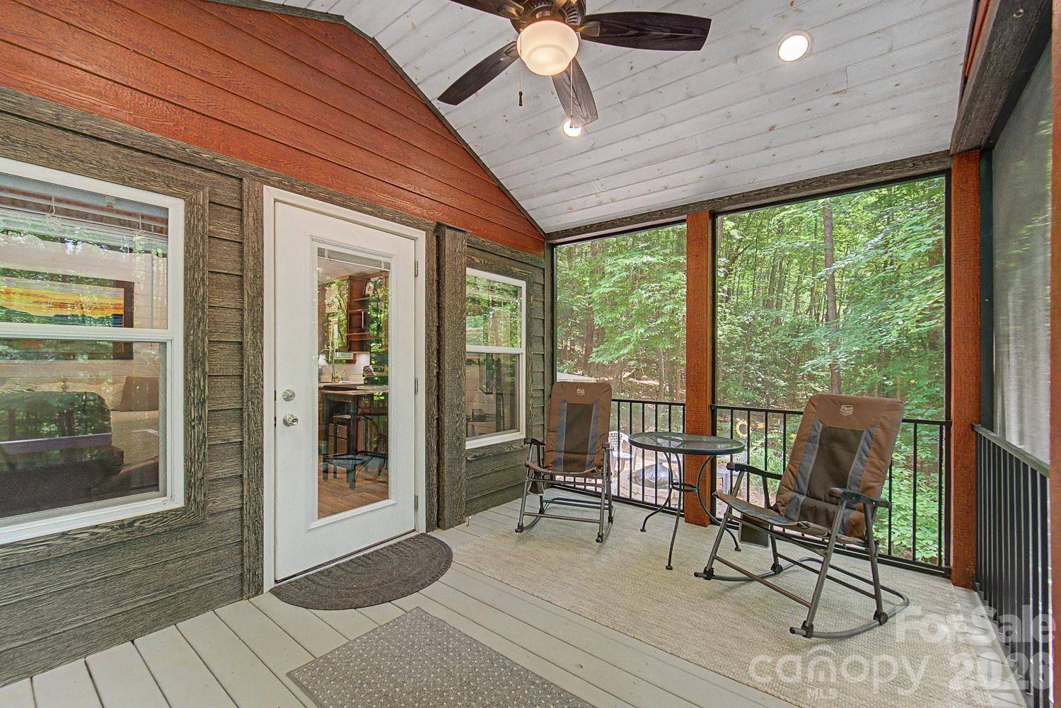 243 Jonquil Woods RD, Franklin, NC 28734