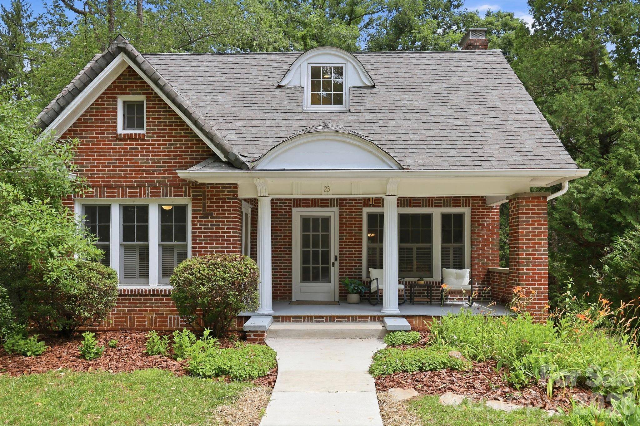 23 Warwick PL, Asheville, NC 28804