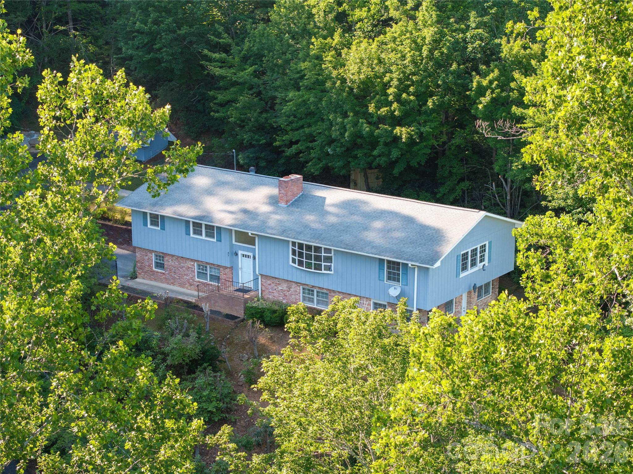 45 Mountain View AVE, Black Mountain, NC 28711
