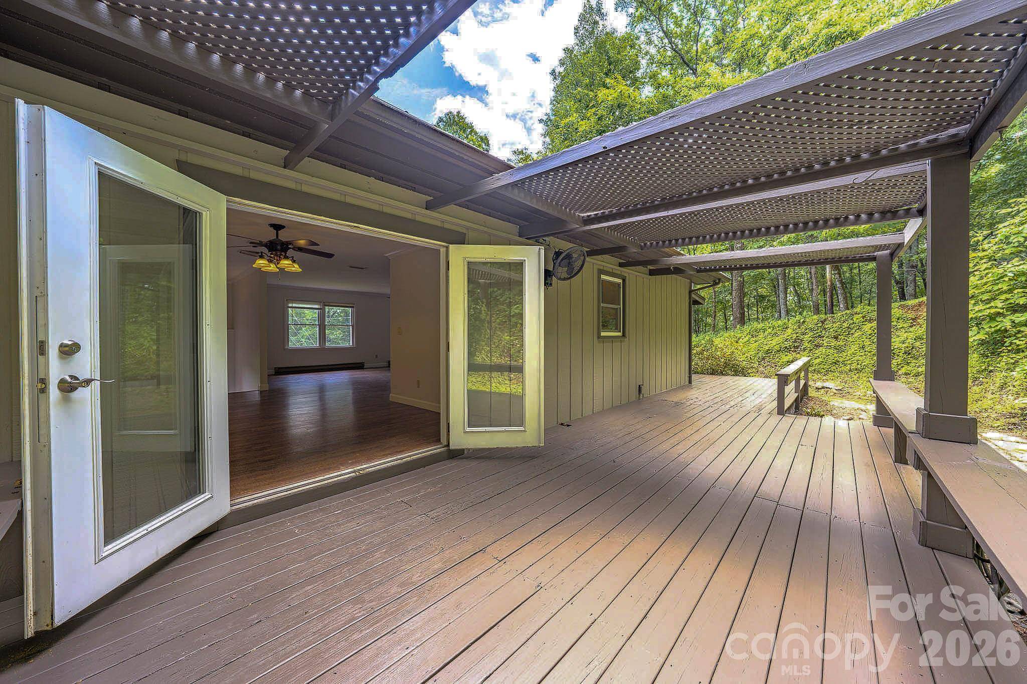 35 Coweeta Ridge RD, Otto, NC 28763