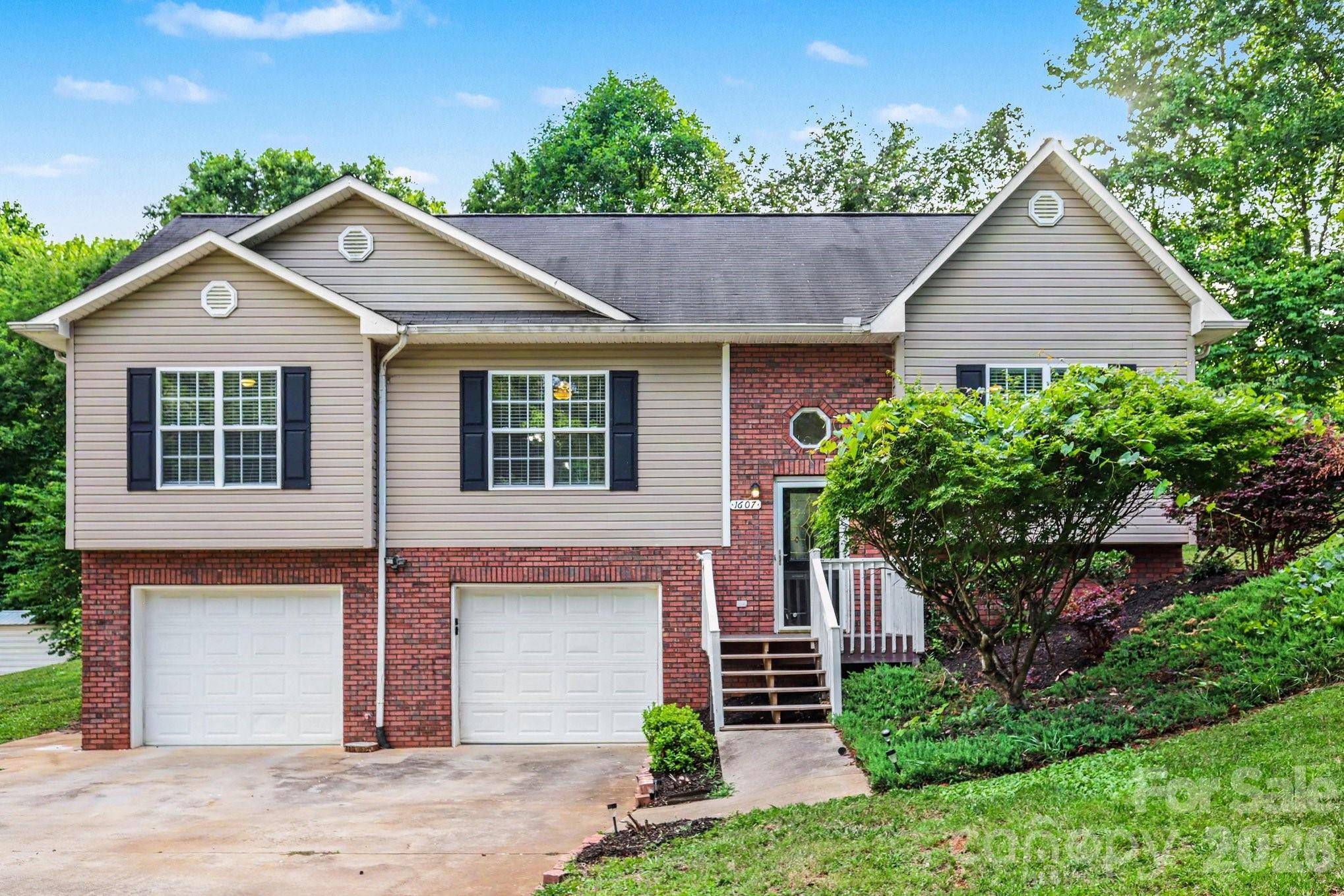 1607 Indian Springs DR NW, Conover, NC 28613