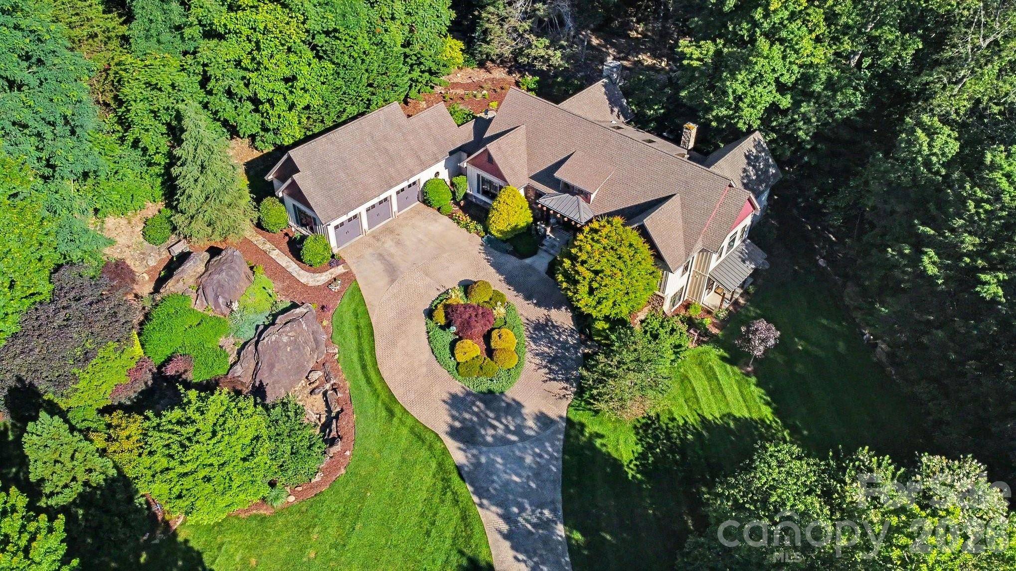2554 Deep Gap Farm RD, Mill Spring, NC 28756