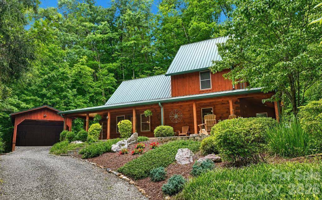 1026 High Top Mountain RD, Whittier, NC 28789