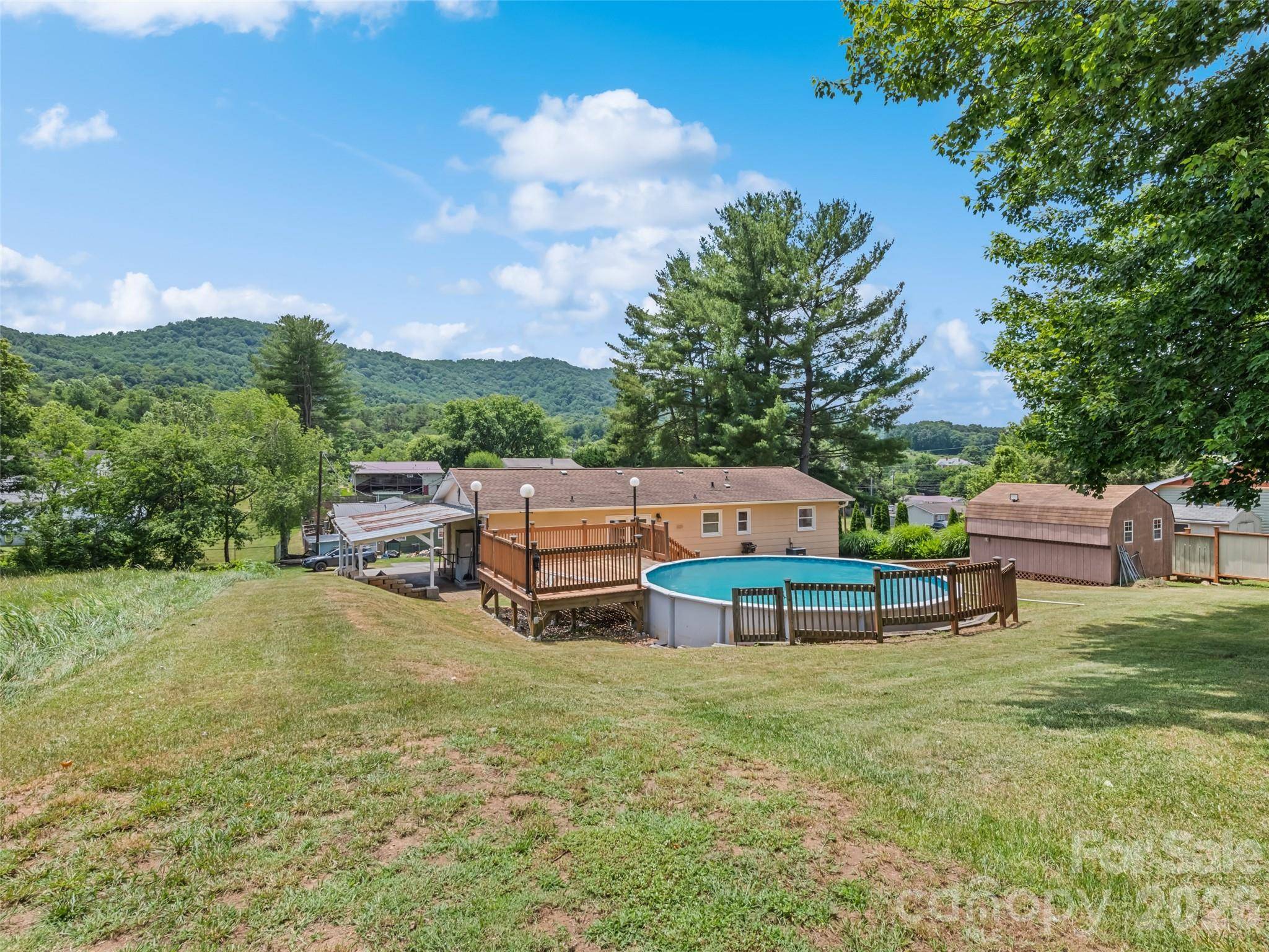 111 Keith ST, Clyde, NC 28721
