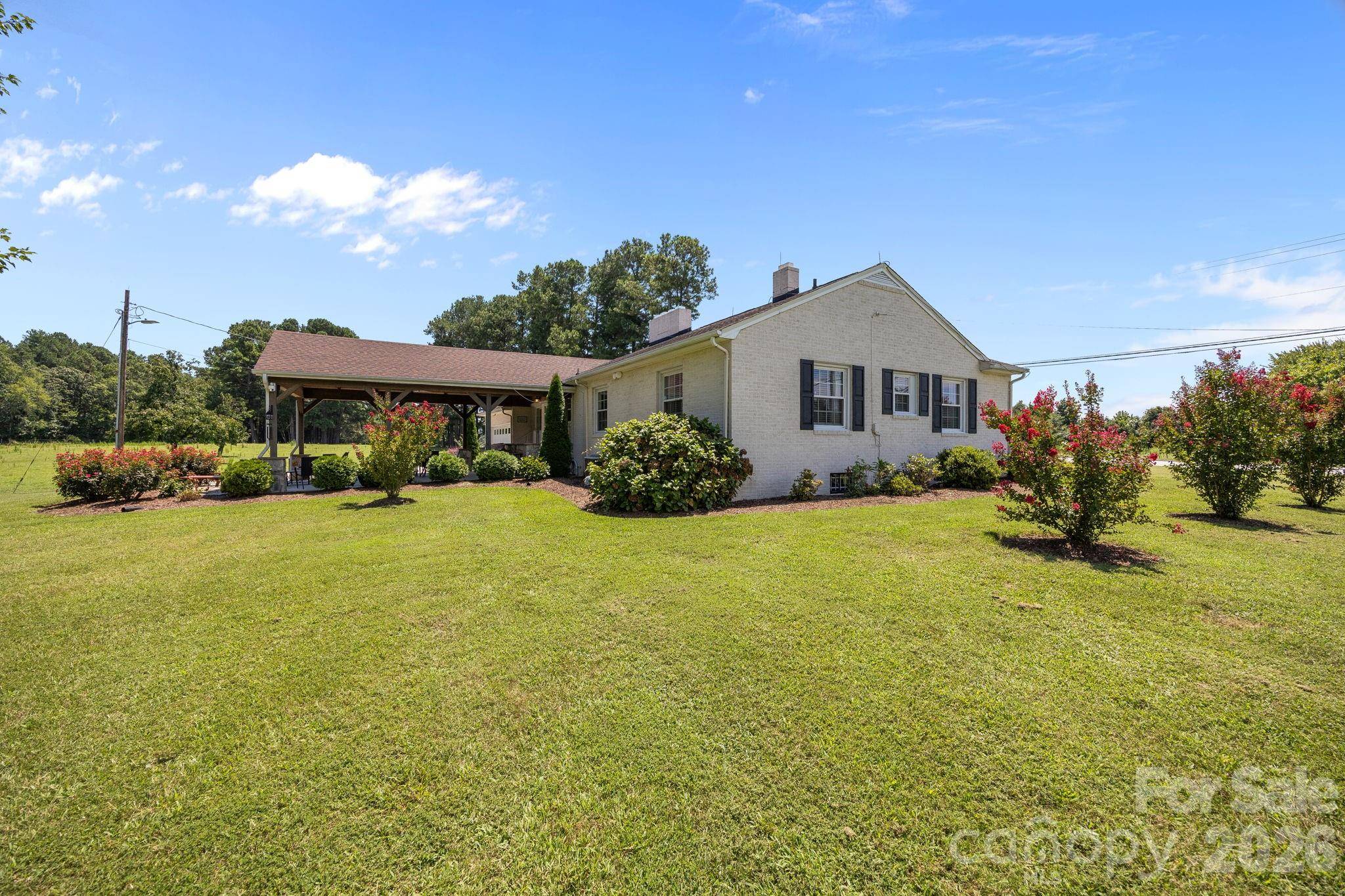 9256 US Highway 311 HWY, Archdale, NC 27263