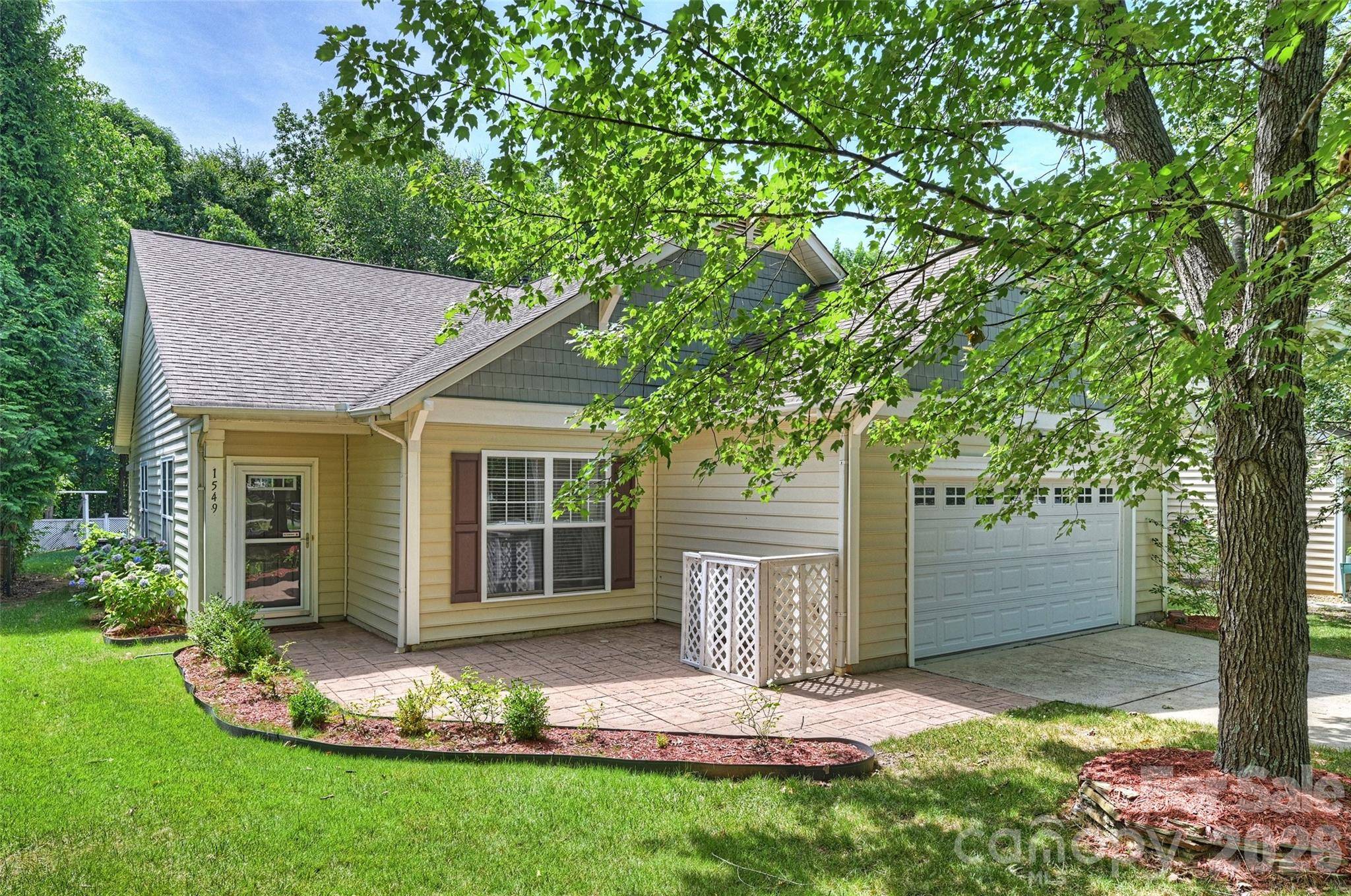 1549 Hammond DR, Matthews, NC 28104