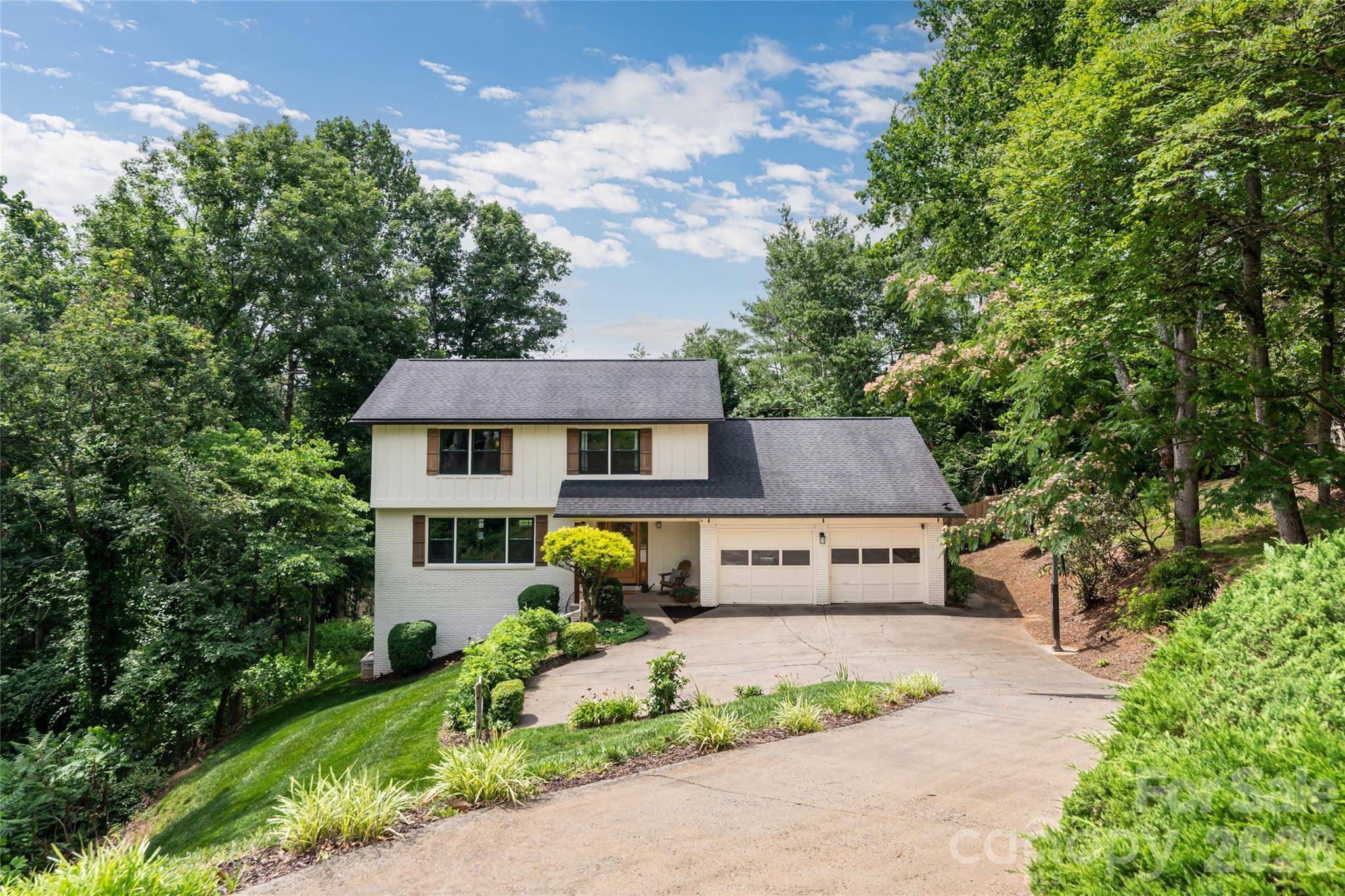 24 Audubon DR, Asheville, NC 28804