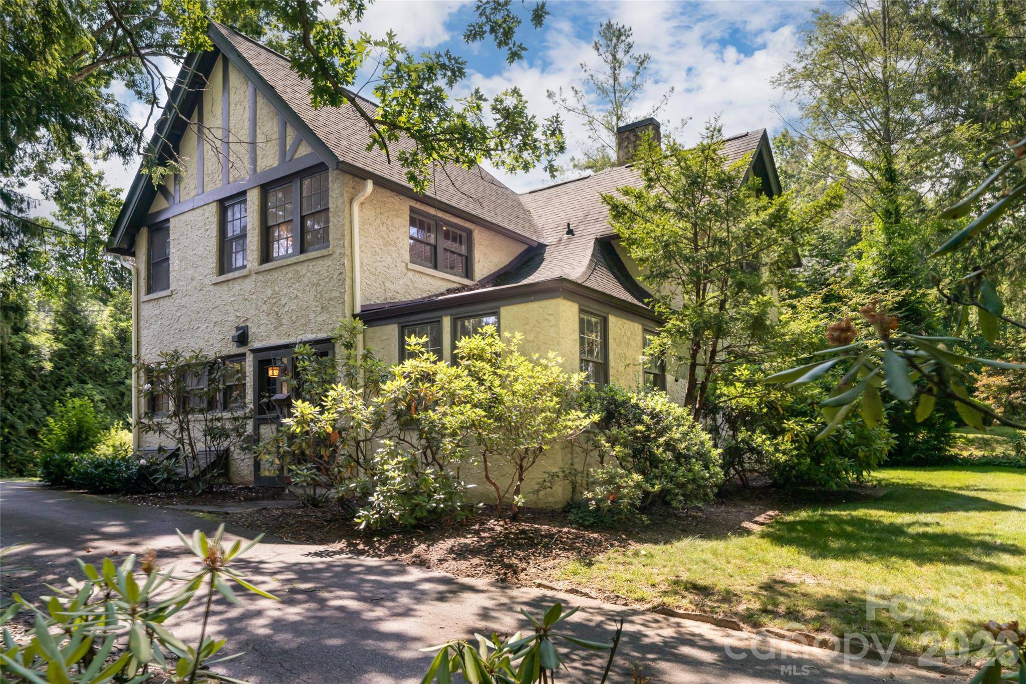 20 Buena Vista RD, Asheville, NC 28803