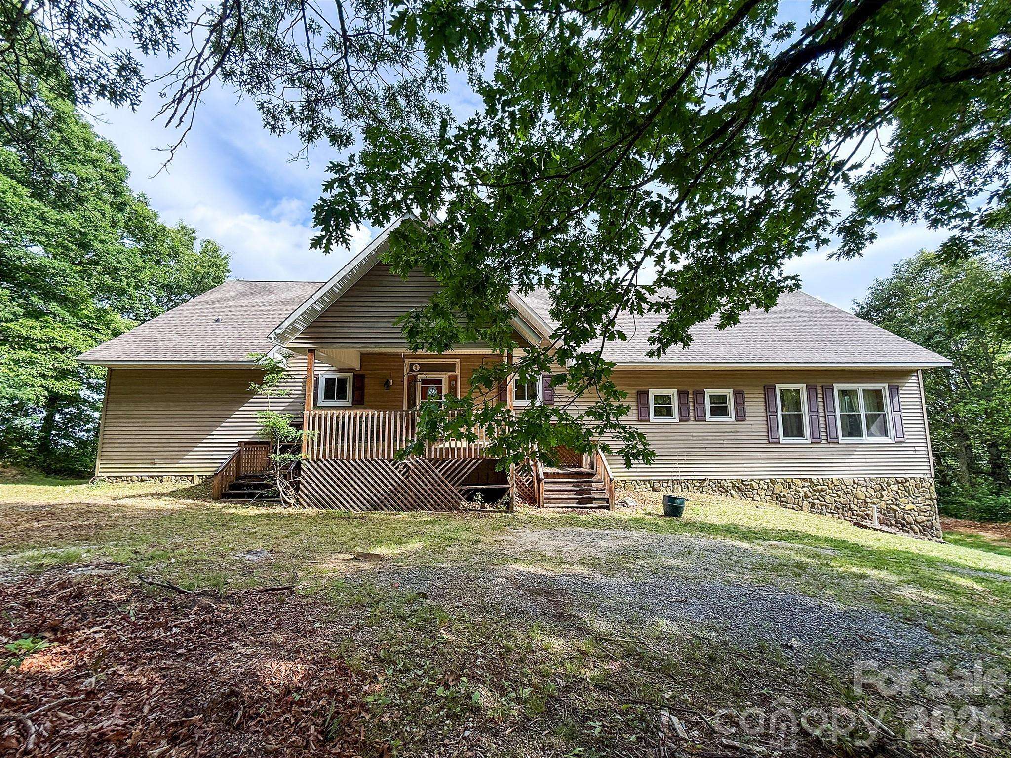 386 Arrowhead TRL, Columbus, NC 28722