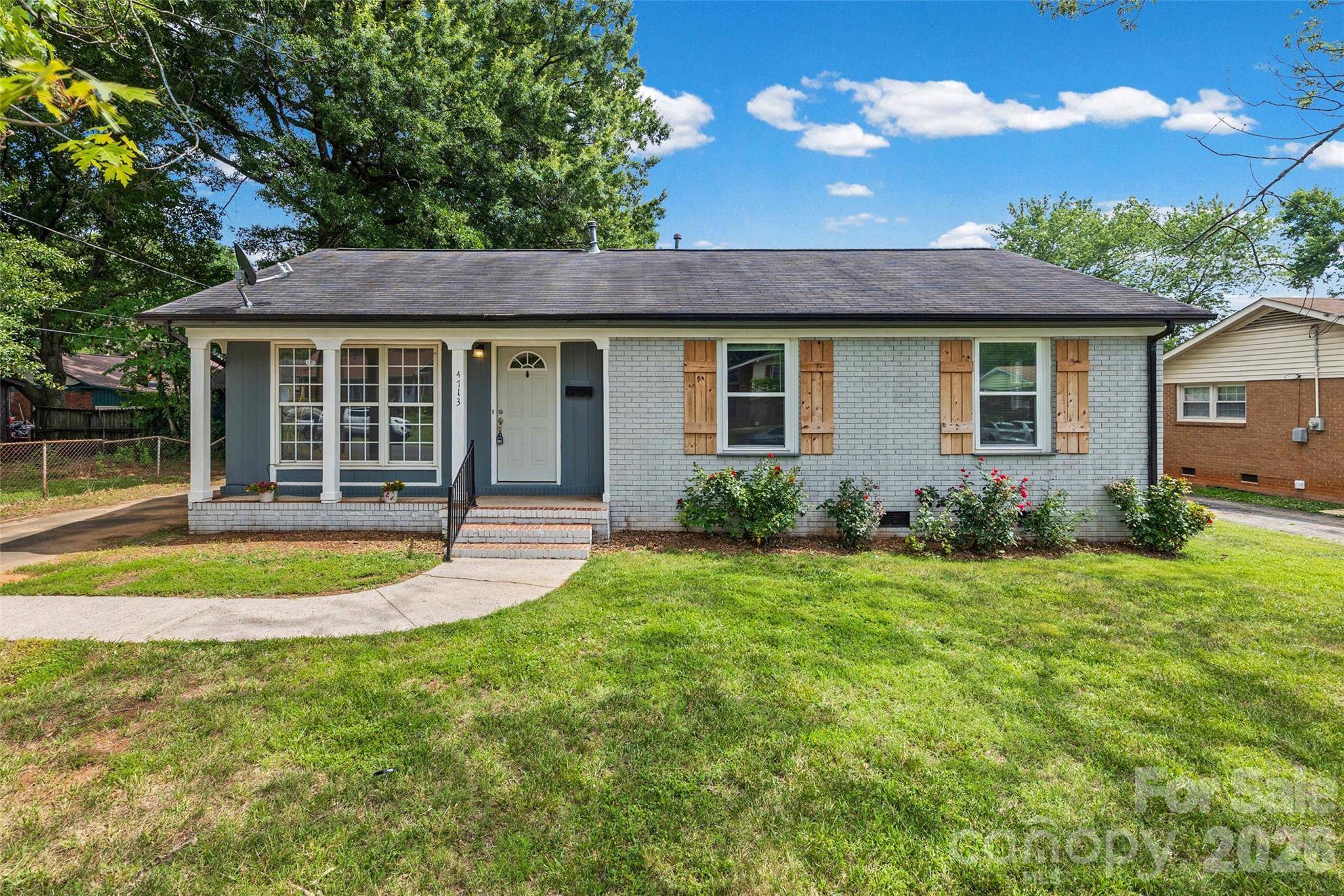 4713 Tanglebriar DR, Charlotte, NC 28208
