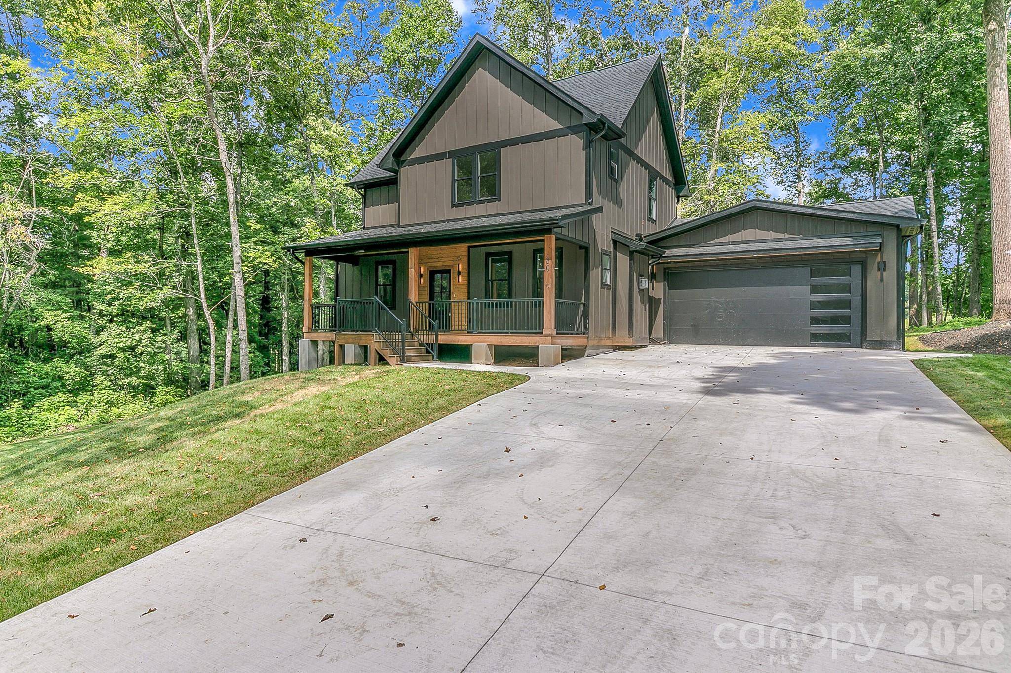 80 Goldenwood LN, Mills River, NC 28759