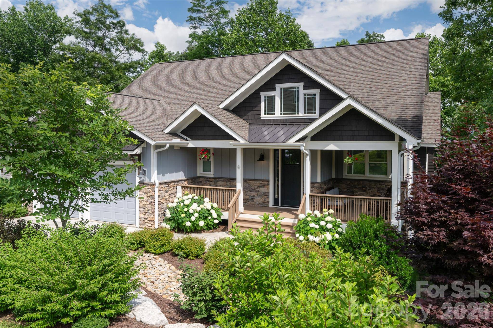 8 Sugarland Ridge RD, Fairview, NC 28730