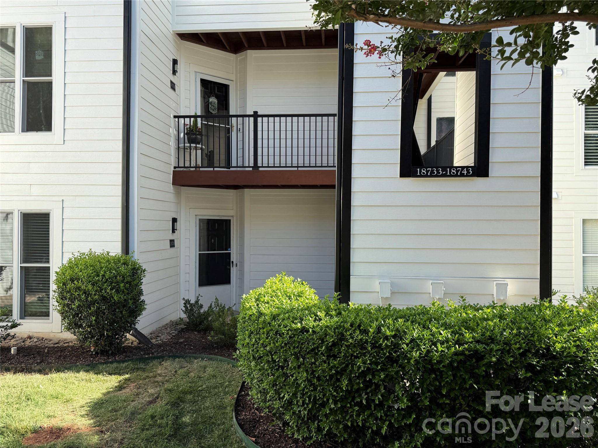 18733 Vineyard Point LN, Cornelius, NC 28031