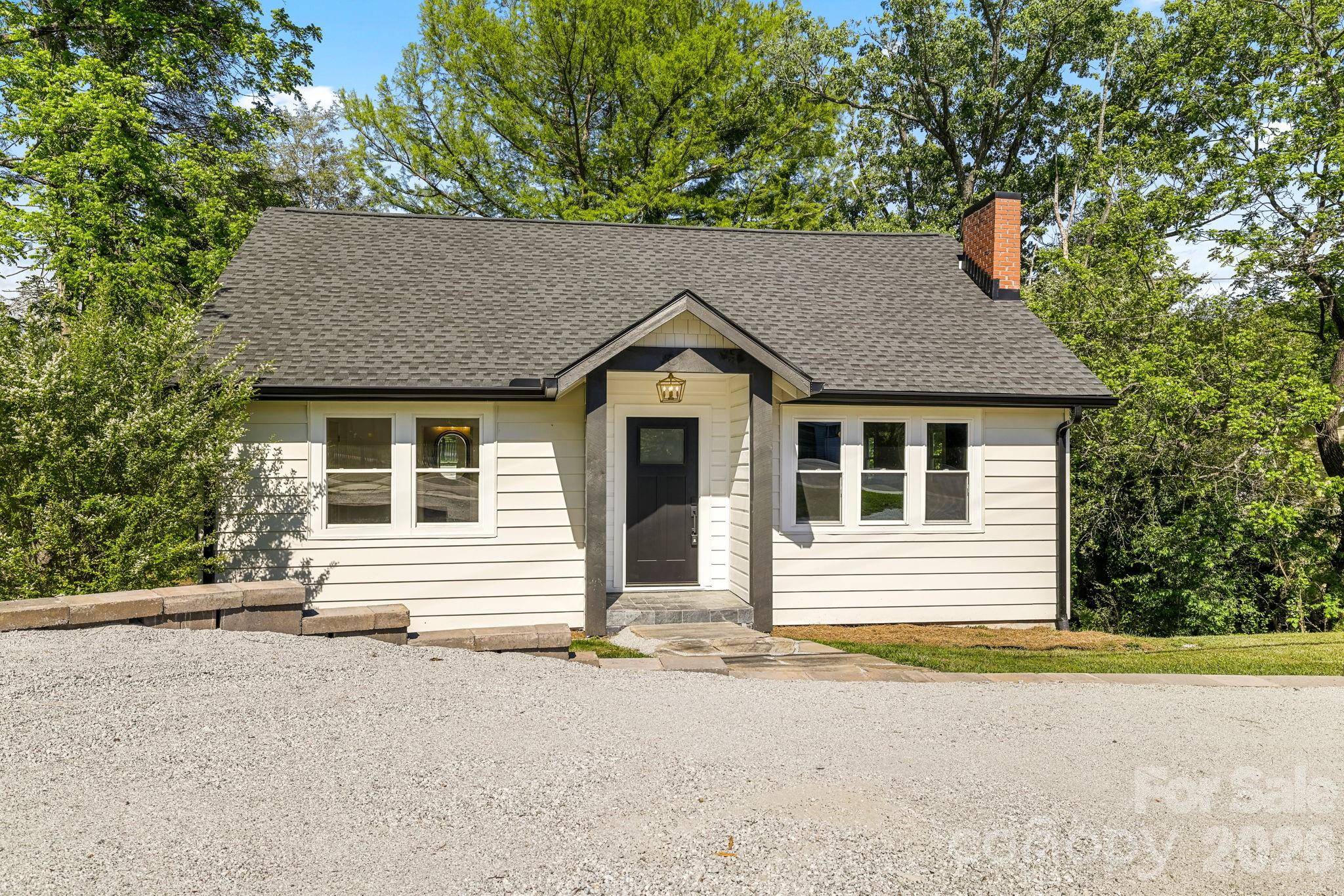 523 Harrison AVE, Franklin, NC 28734