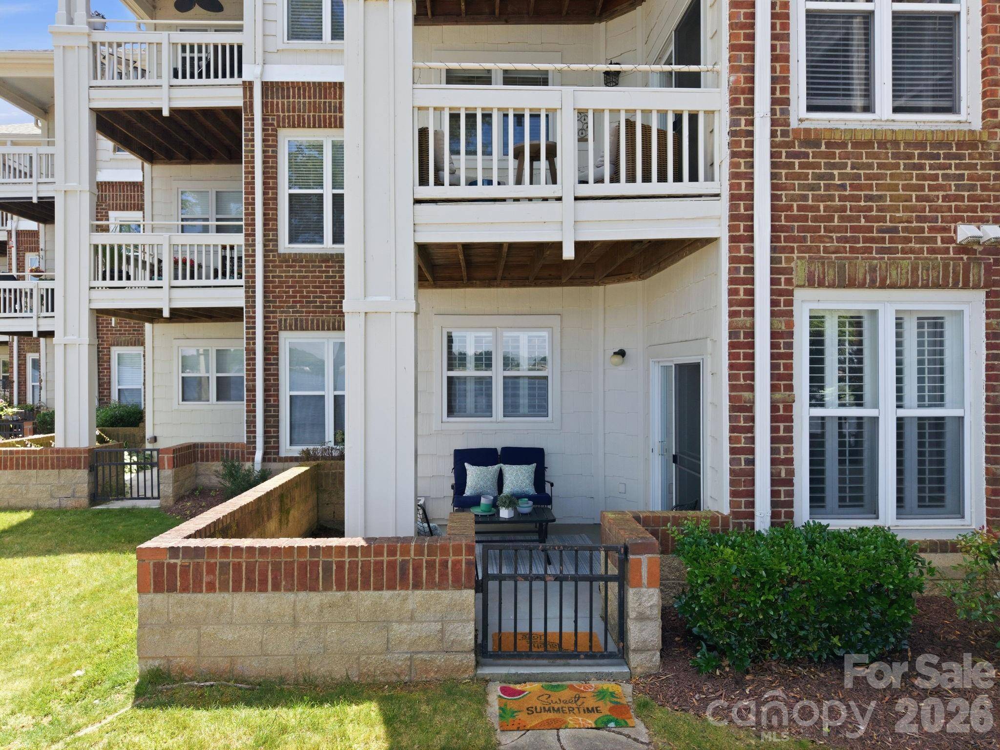 915 Northeast DR #4, Davidson, NC 28036