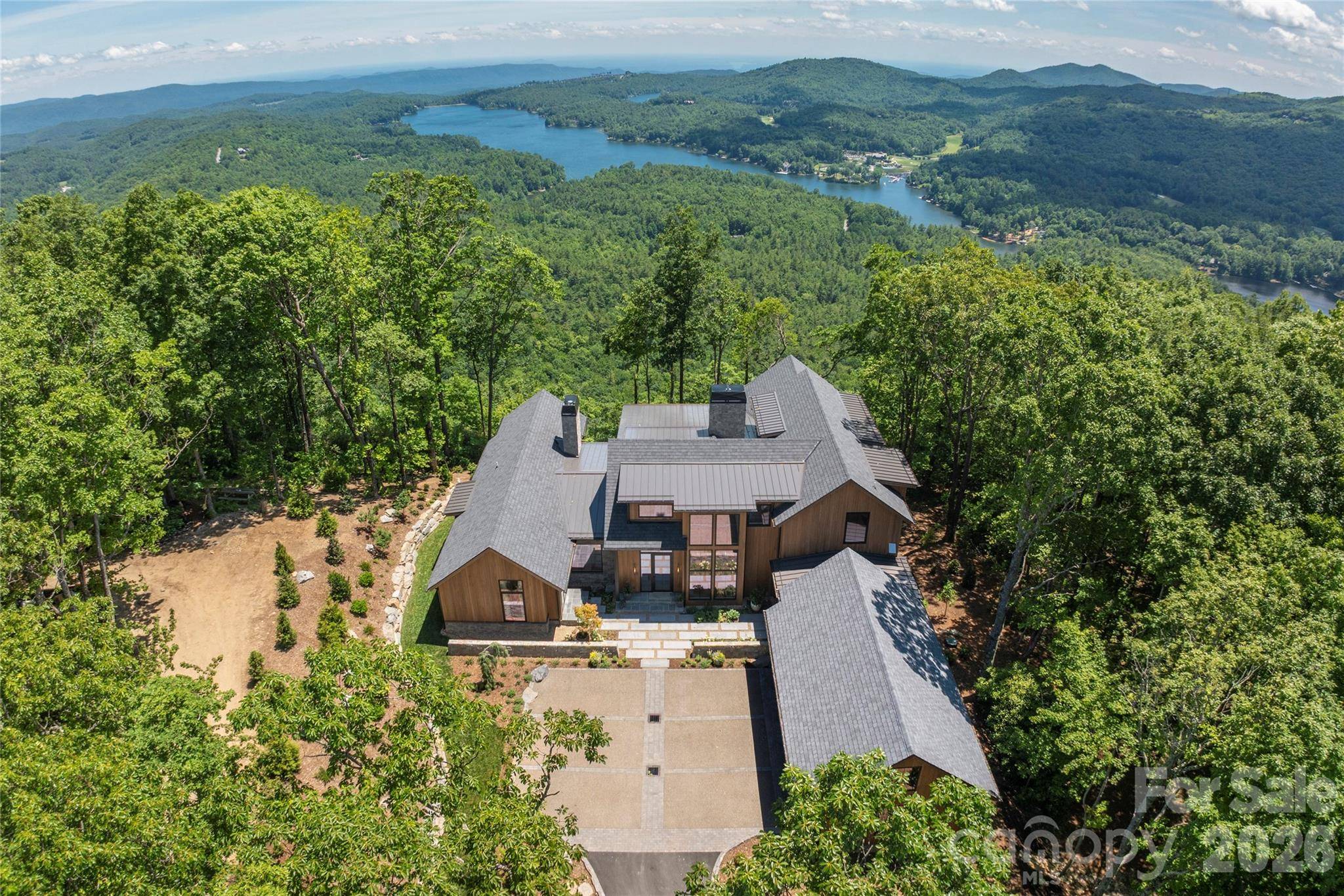 140 Panther Summit DR, Lake Toxaway, NC 28747
