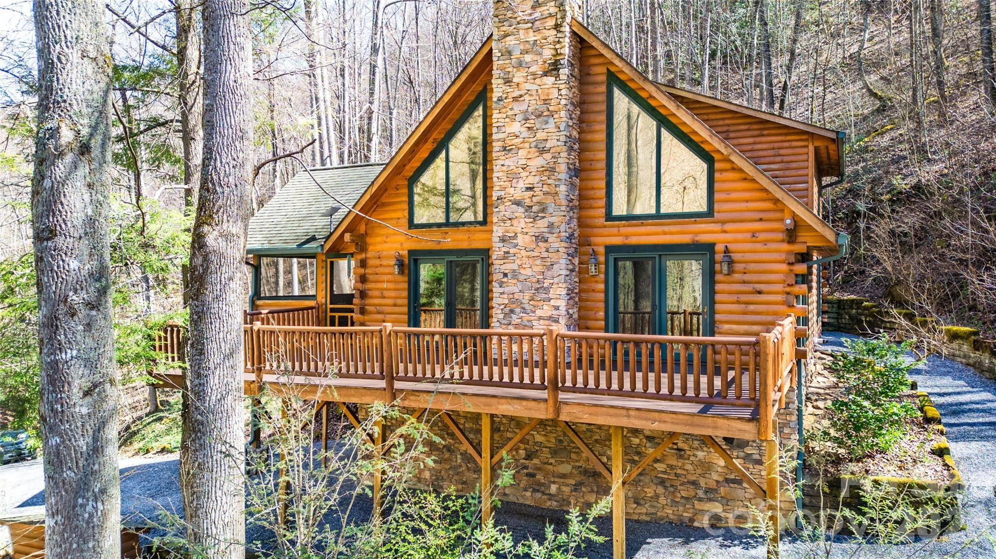 3548 Dicks Creek RD, Whittier, NC 28789