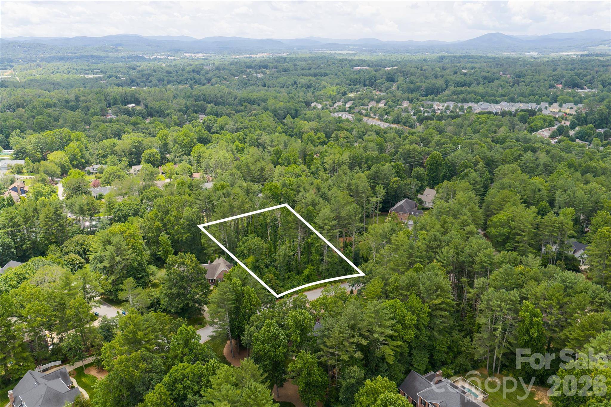 4 Dunnwoody DR, Arden, NC 28704