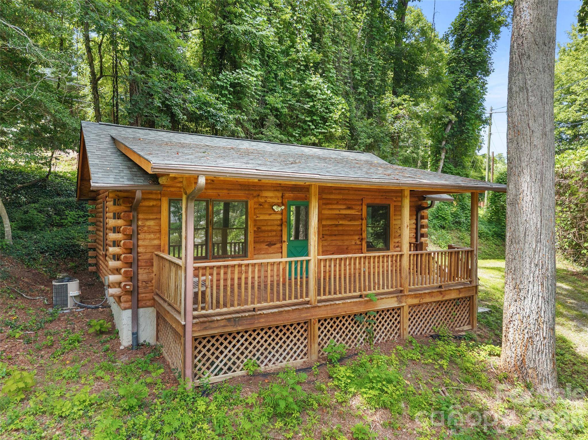 549 Henderson ST, Saluda, NC 28773