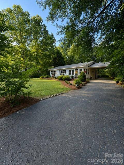 606 N Pine LN, Wadesboro, NC 28170