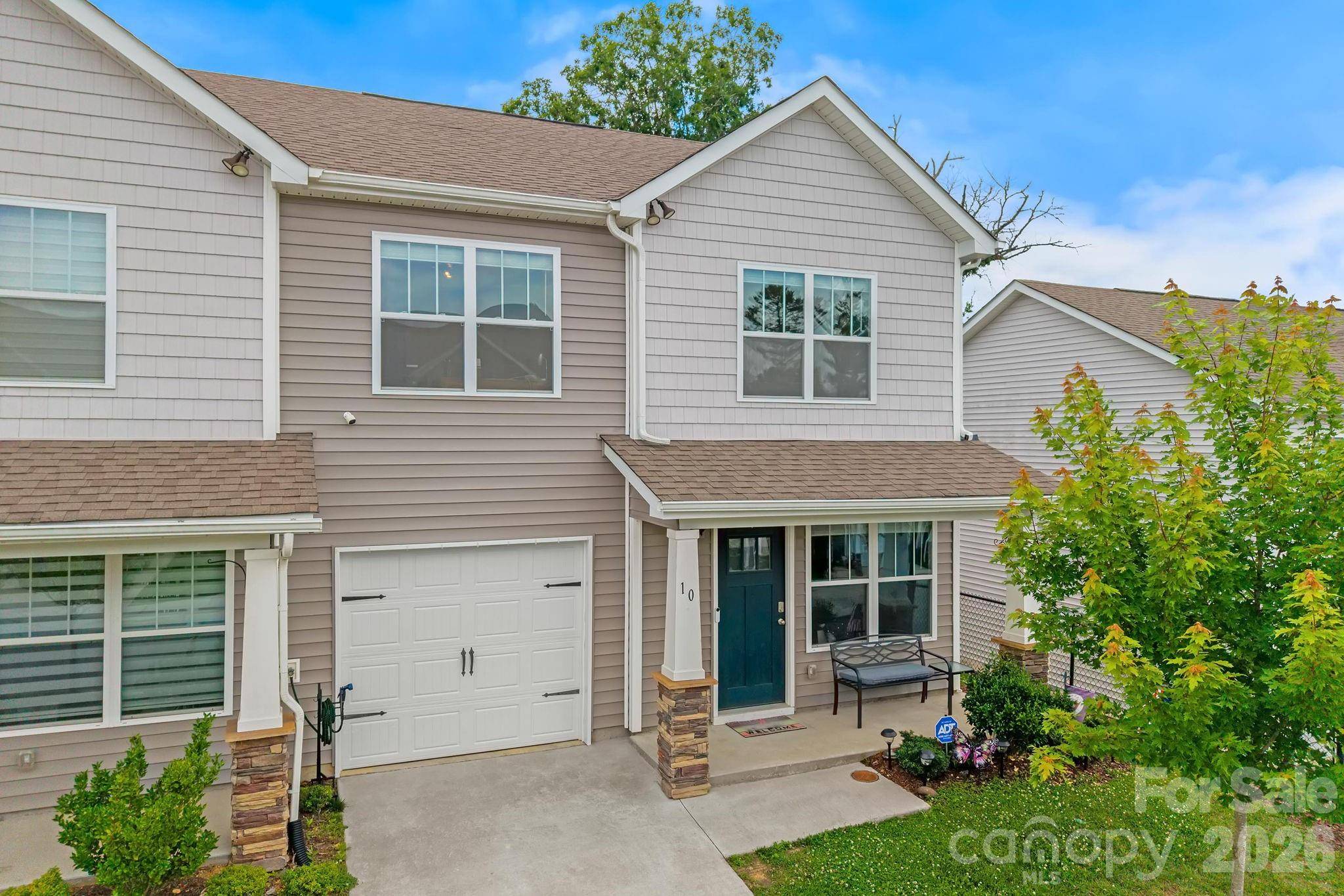10 Benedict LN, Weaverville, NC 28787