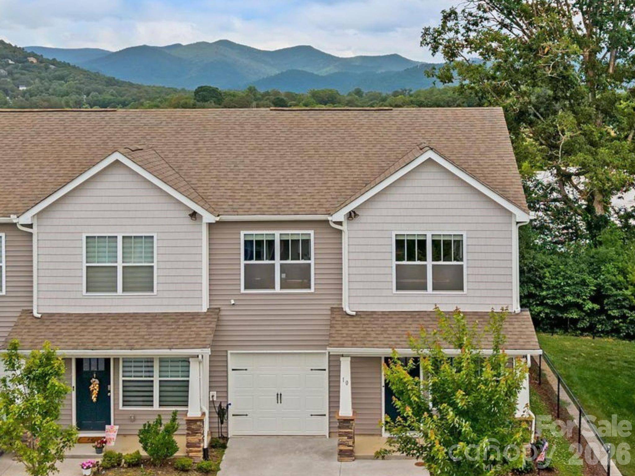 10 Benedict LN, Weaverville, NC 28787