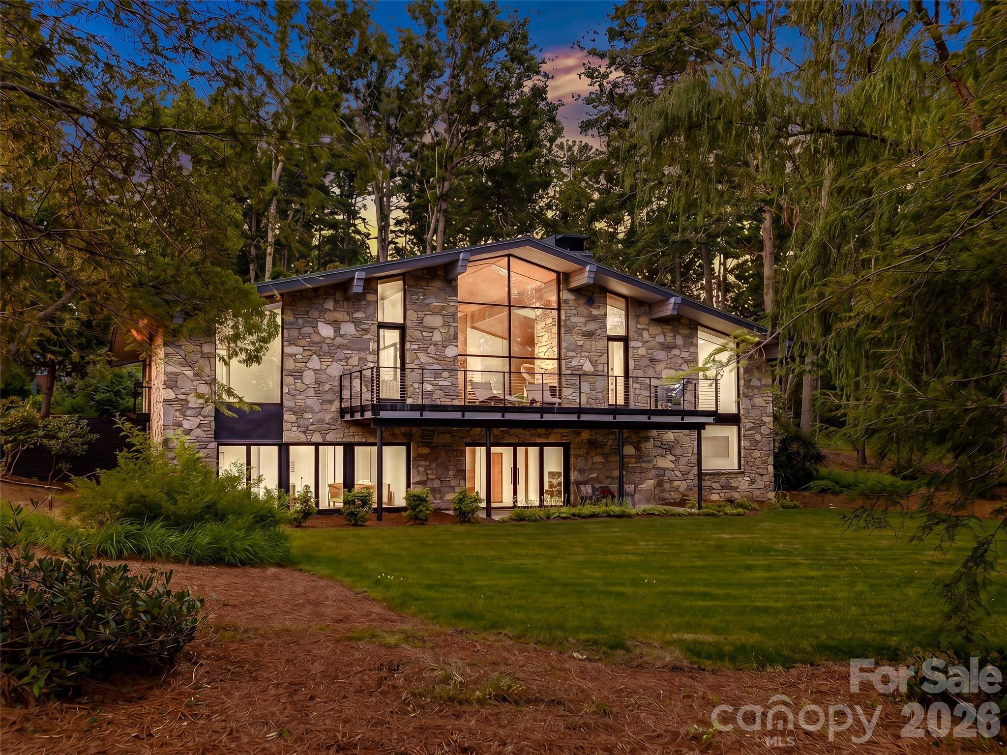 3 Holly Hill RD, Biltmore Forest, NC 28803