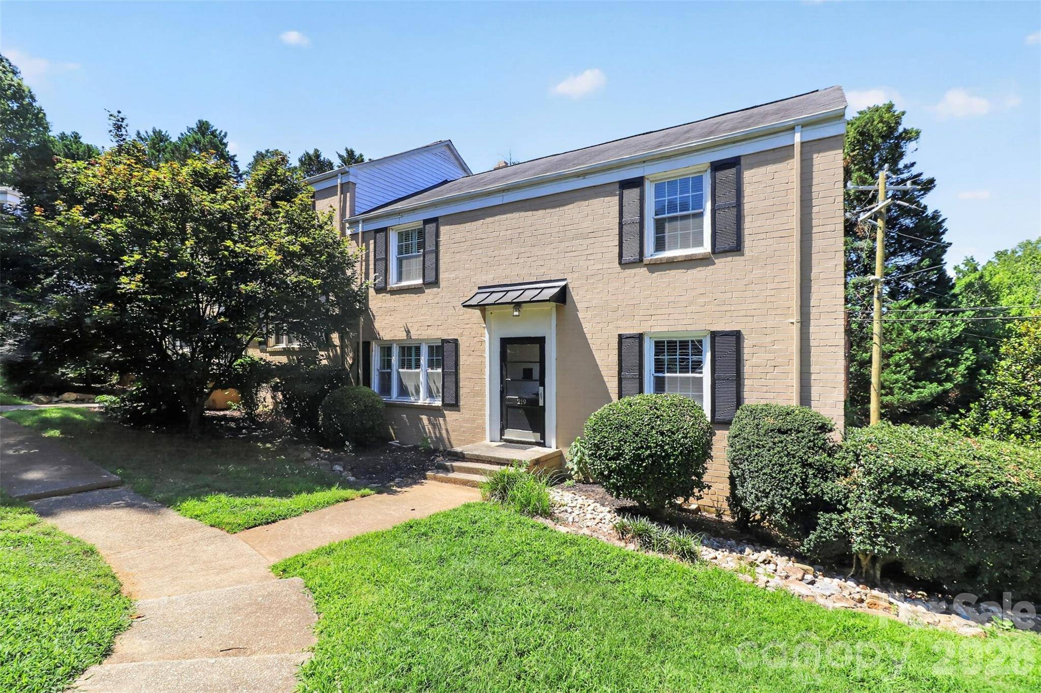 219 Wakefield DR, Charlotte, NC 28209