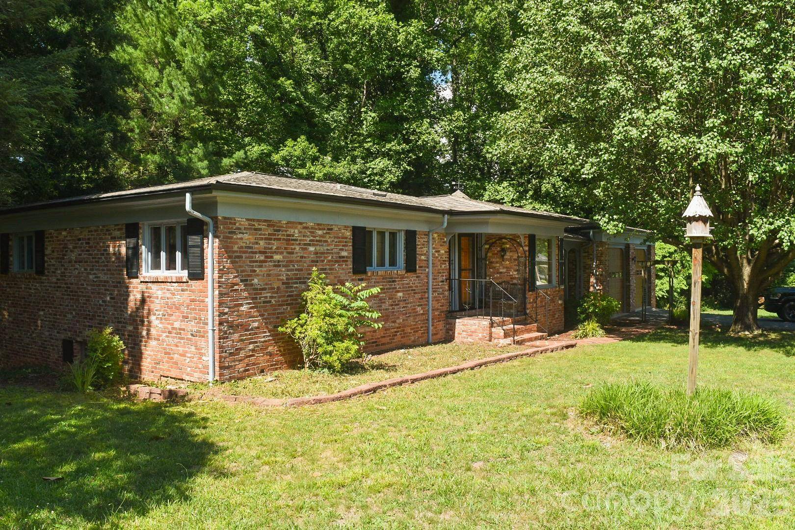 2575 Country Club RD, Wilkesboro, NC 28697