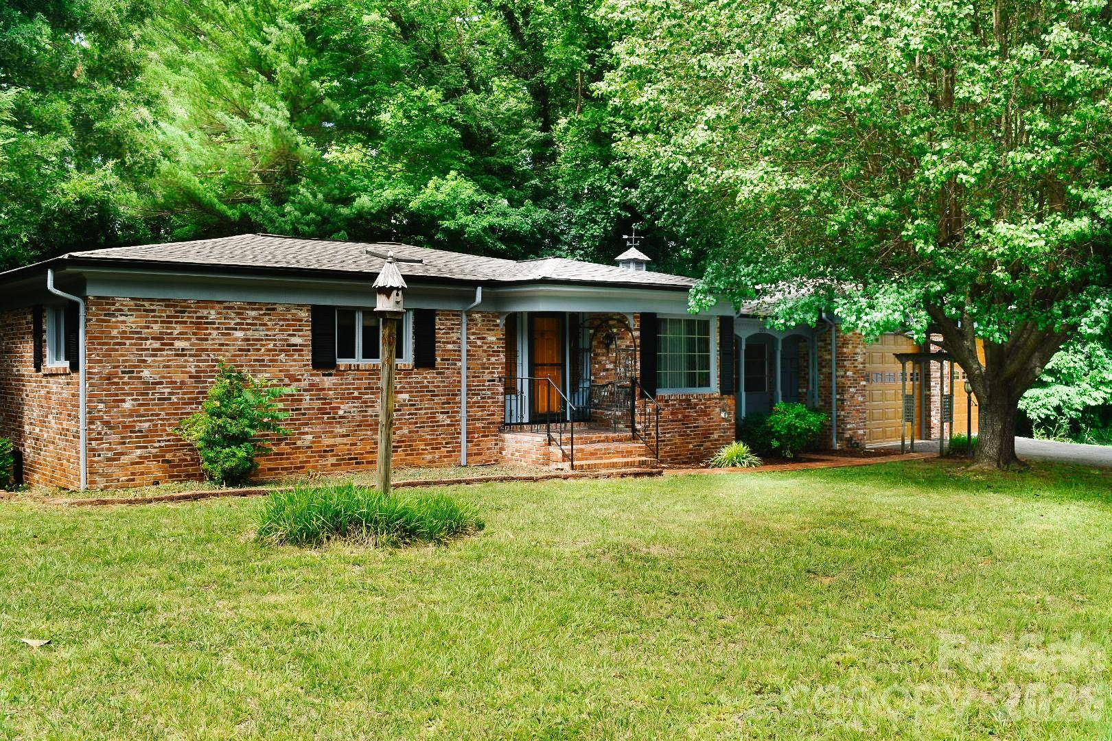 2575 Country Club RD, Wilkesboro, NC 28697