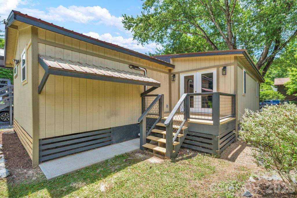 209 Meadow LOOP, Newland, NC 28657